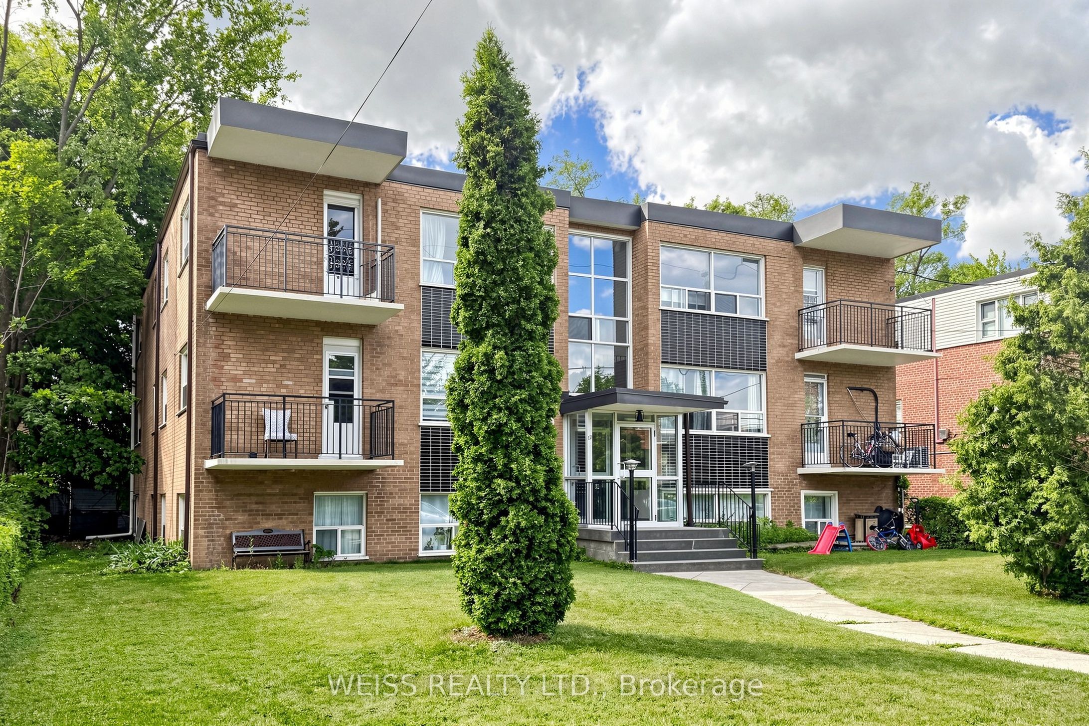Unit 4 - 17 Fraserwood Avenue, North York 2