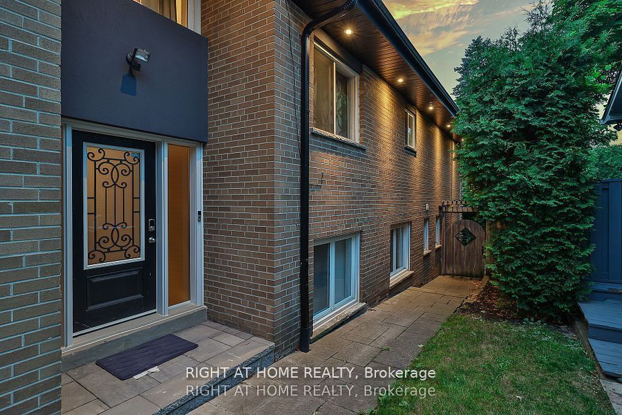 40 Heathview Avenue, North York 5