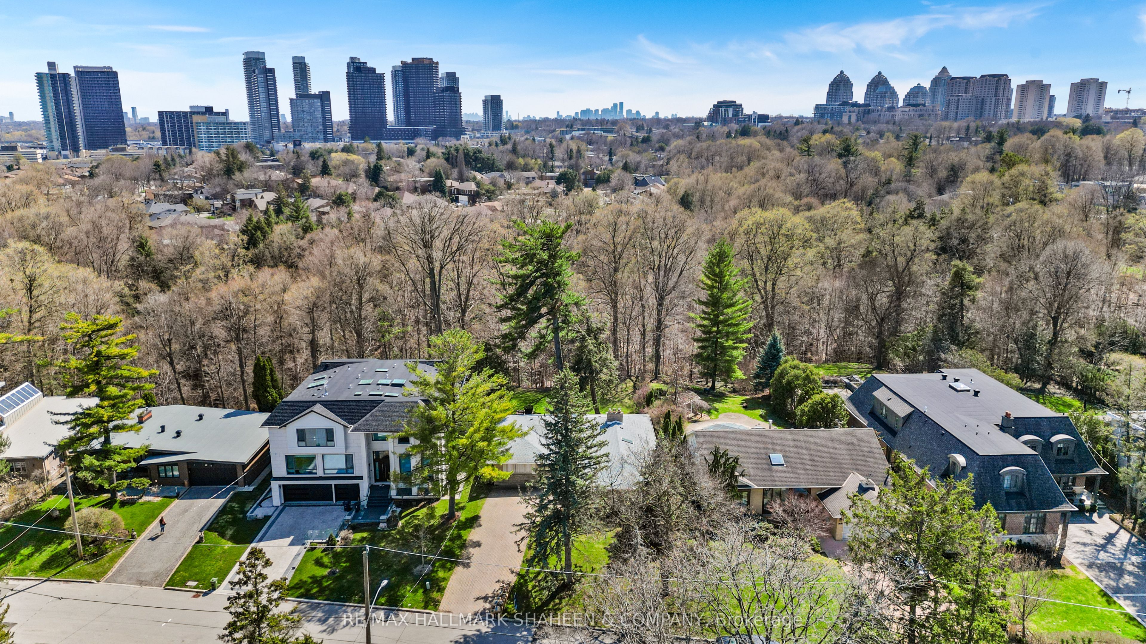 45 Hi Mount Drive, North York 5