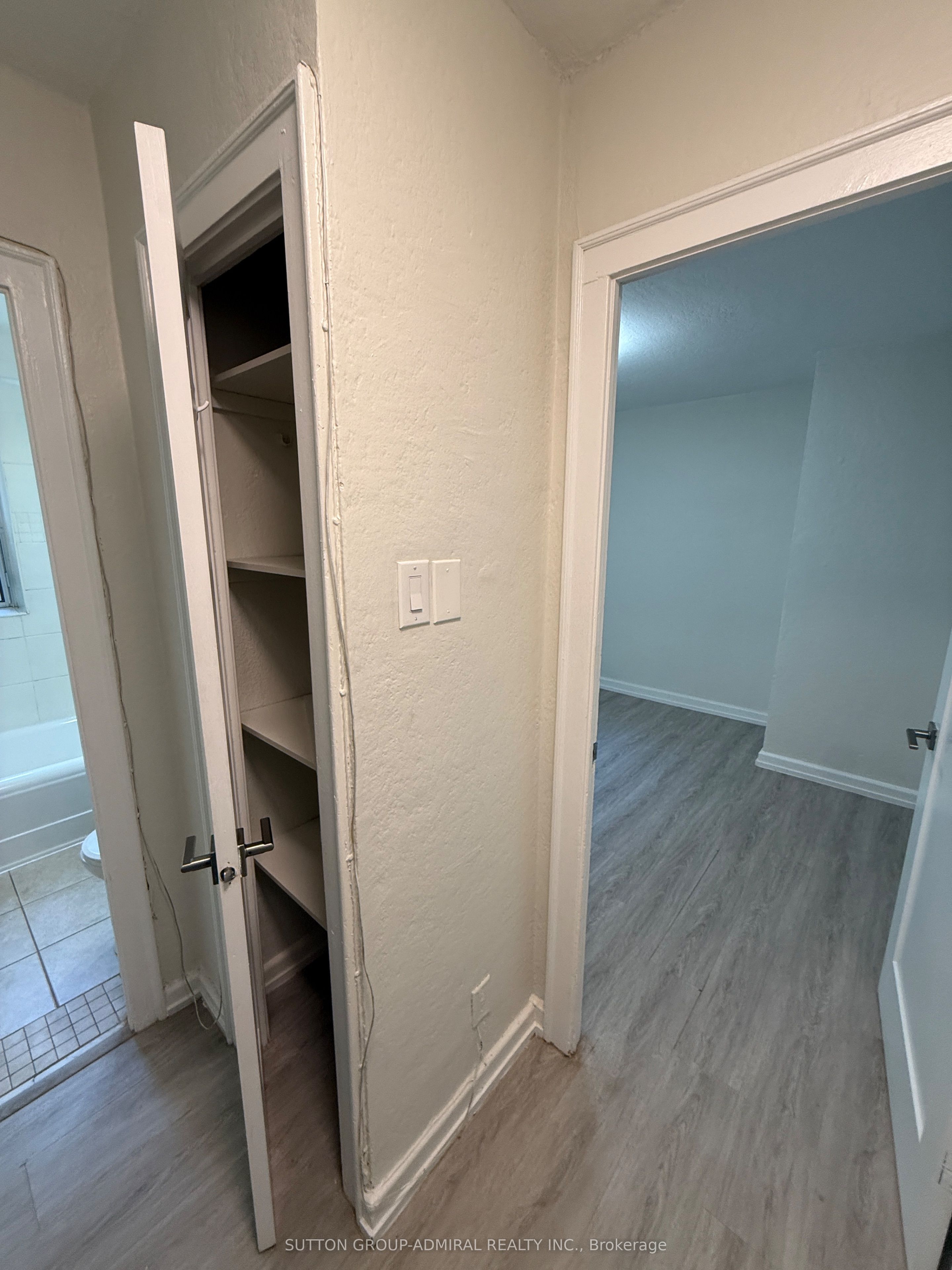 Unit 12 - 166 Eastbourne Avenue, Toronto 4