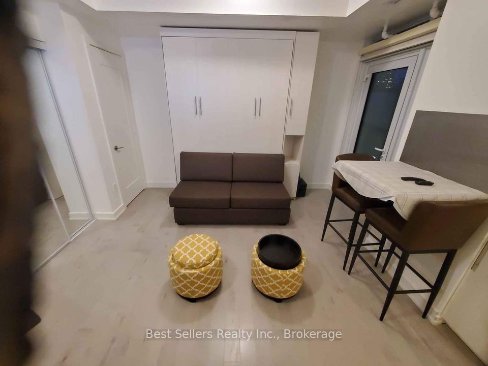 Unit 1605 - 330 Richmond Street W, Toronto 4
