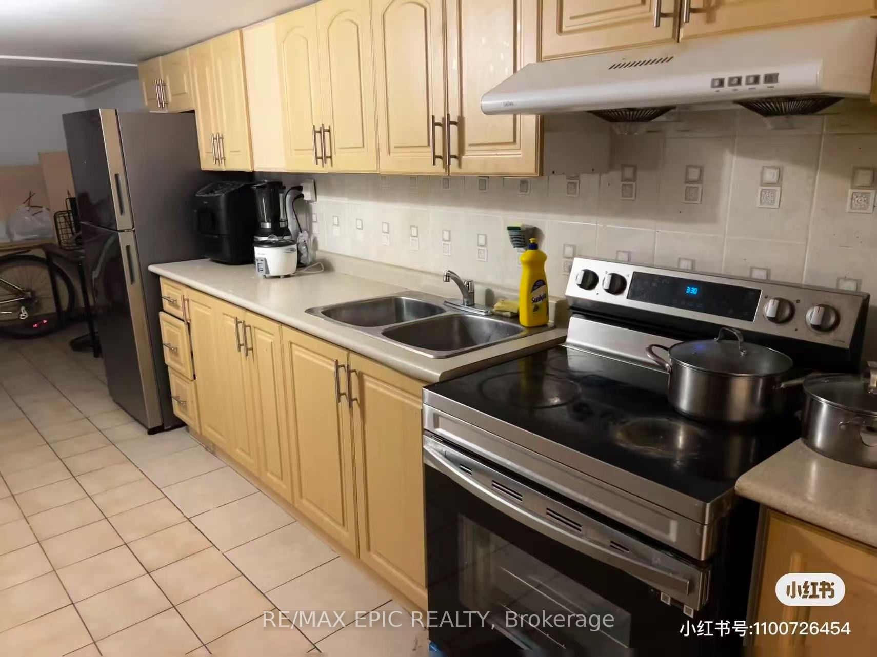 Unit basement - 91 Markham Street, Toronto 5