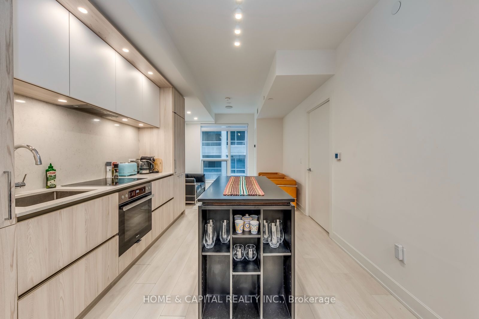 Unit 403 (Unfurnished) - 15 MERCER Street, Toronto 5