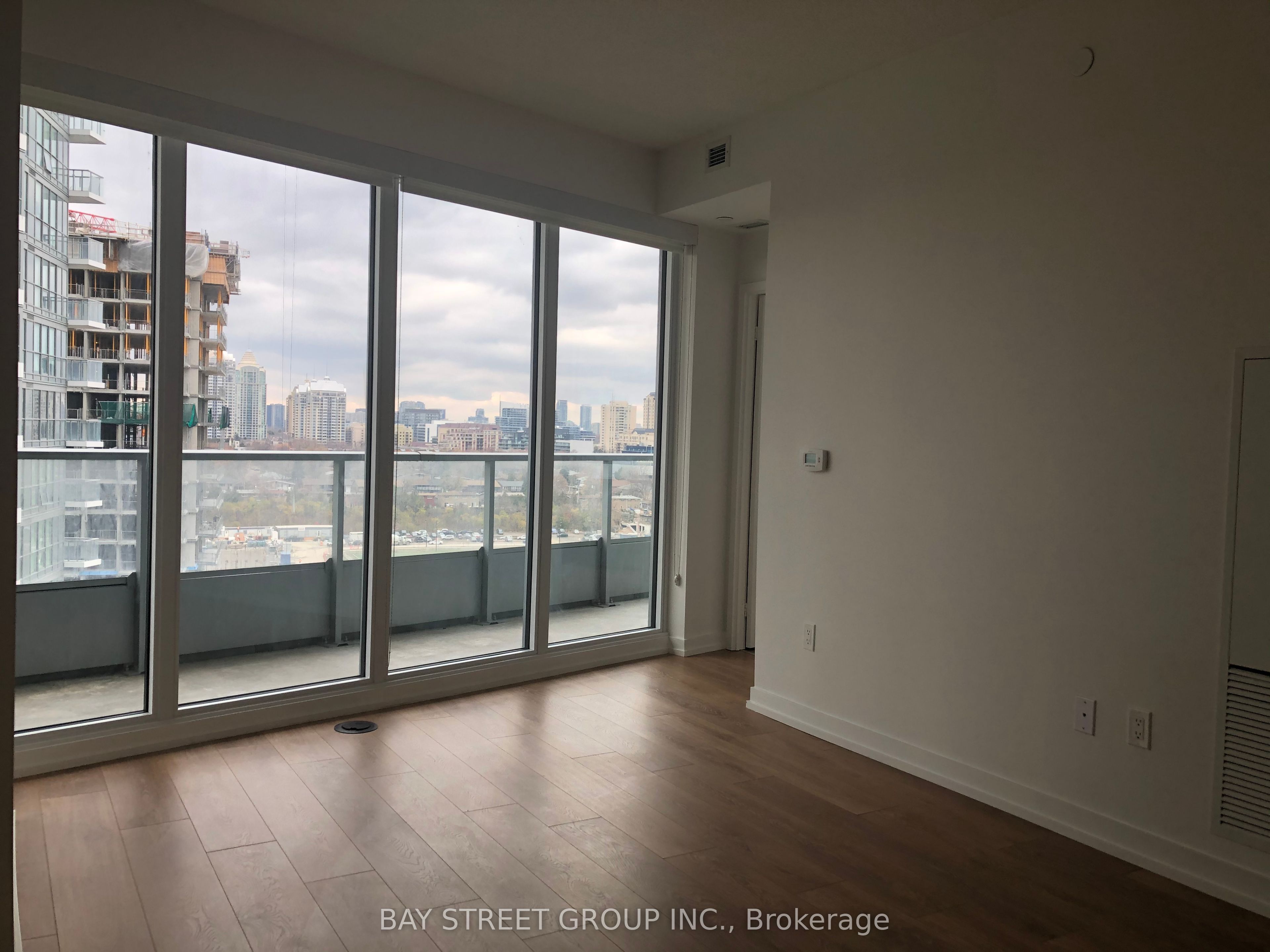 Unit 1808 - 117 Mcmahon Drive, North York 5
