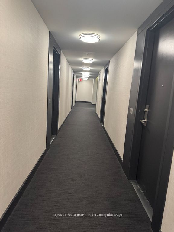 Unit 510 - 377 Madison Avenue, Toronto 3