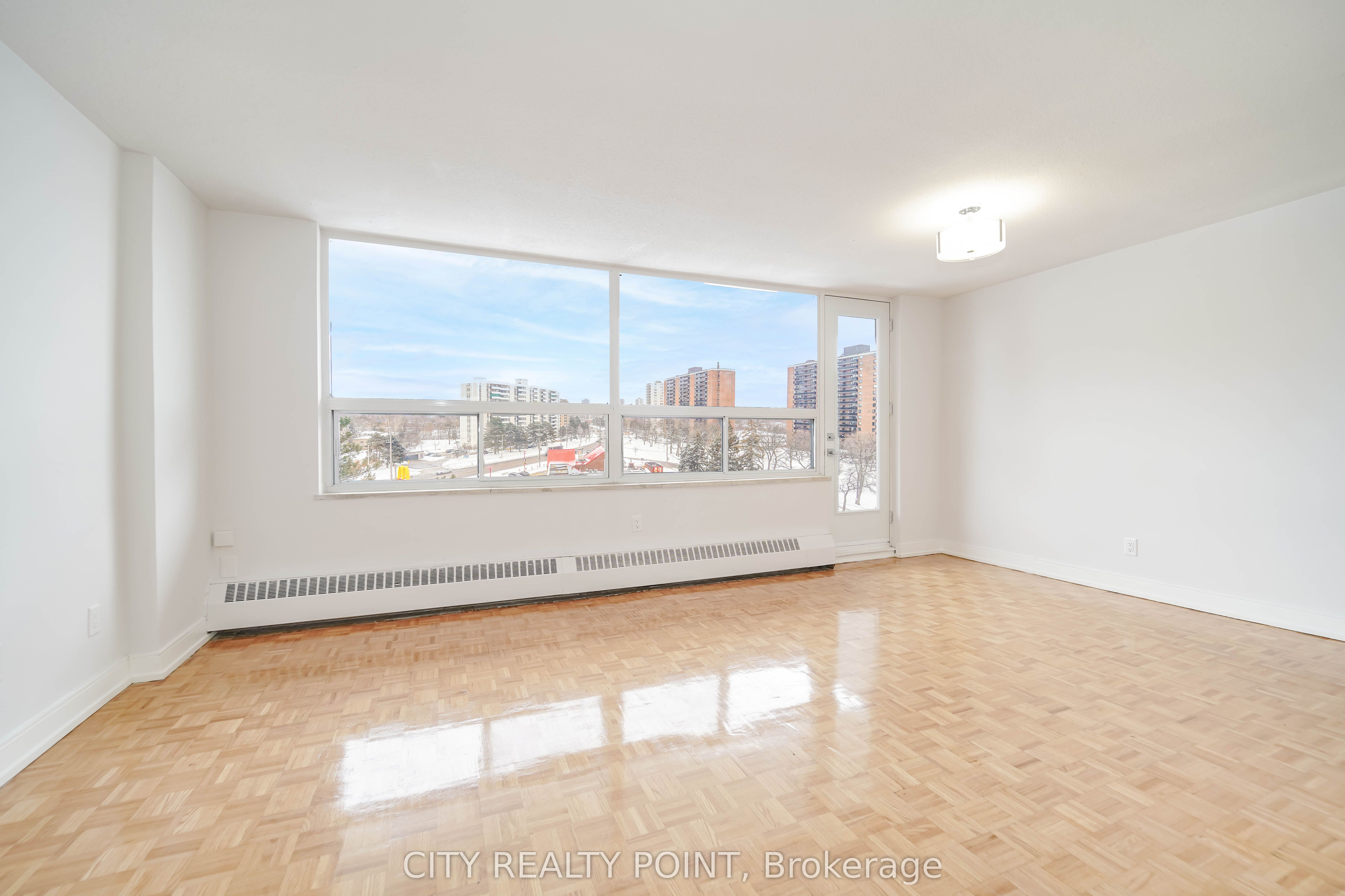 Unit 410 - 6200 Bathurst Street, North York 4