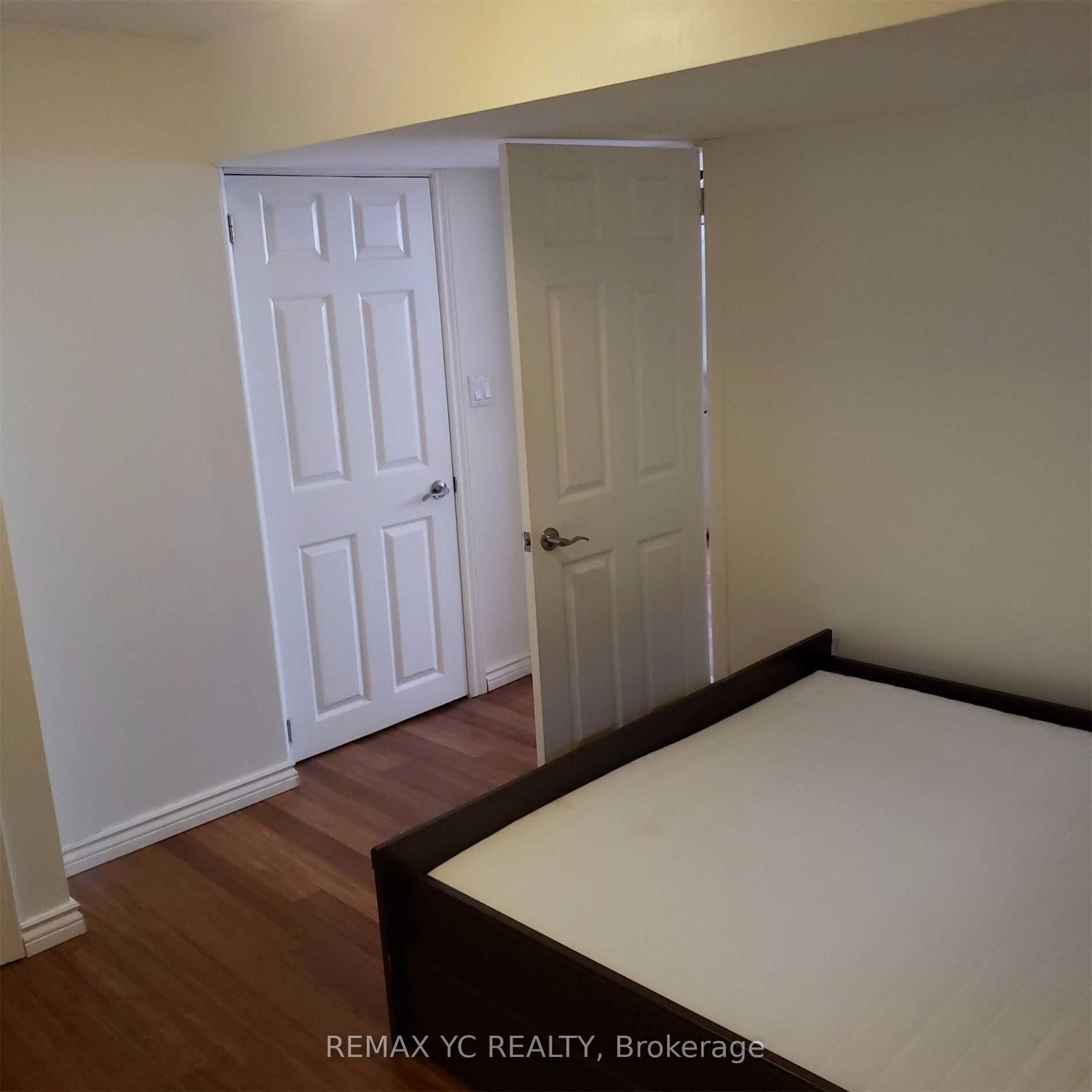 Unit Bsmt - 12 Monarchwood Crescent, North York 4