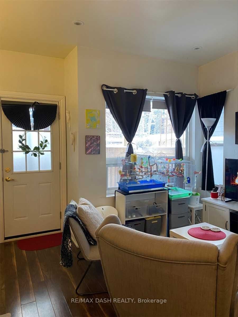 (Address not available), Toronto 5