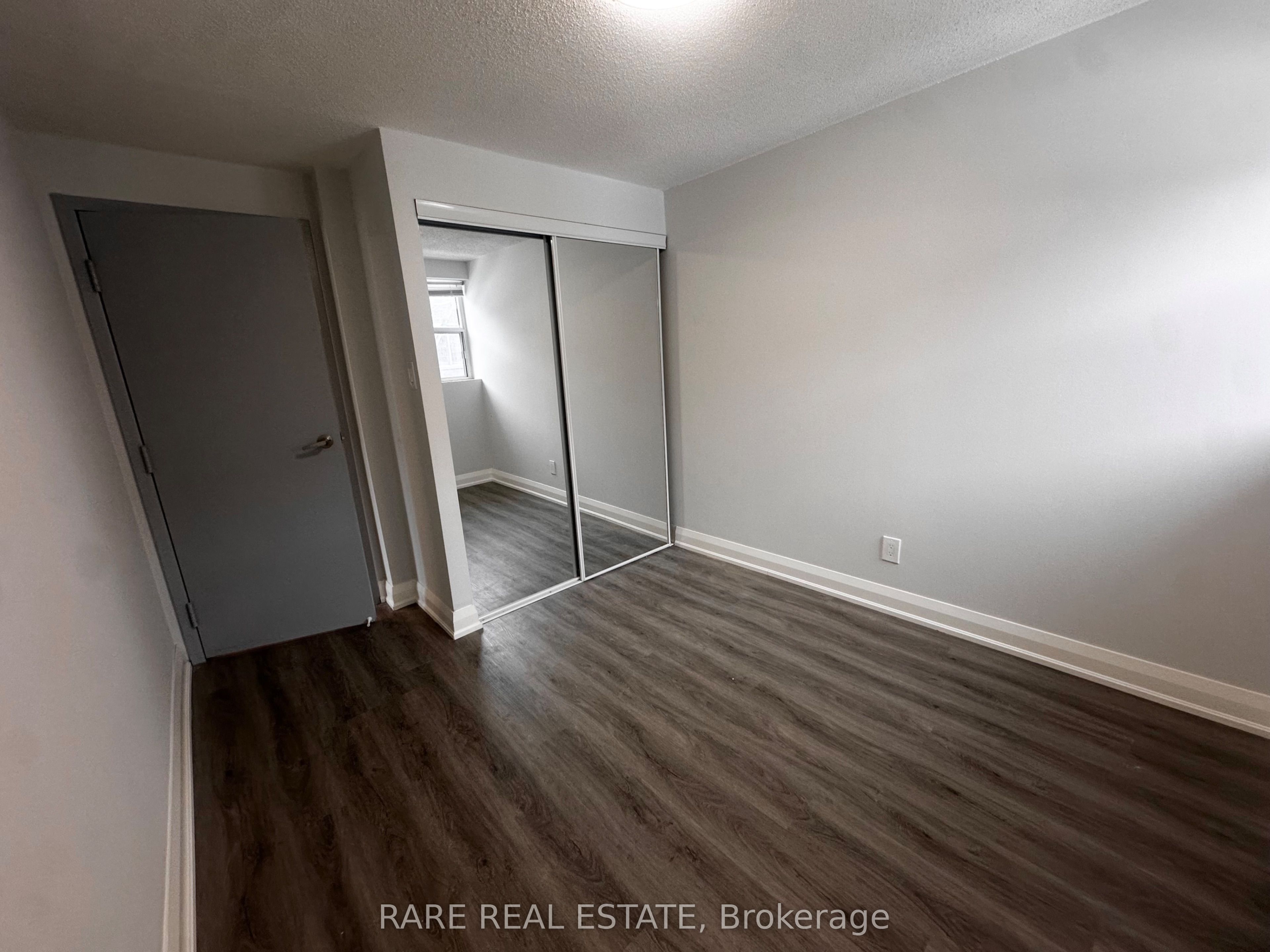 Unit 8 - 99 Bellevue Avenue, Toronto 4