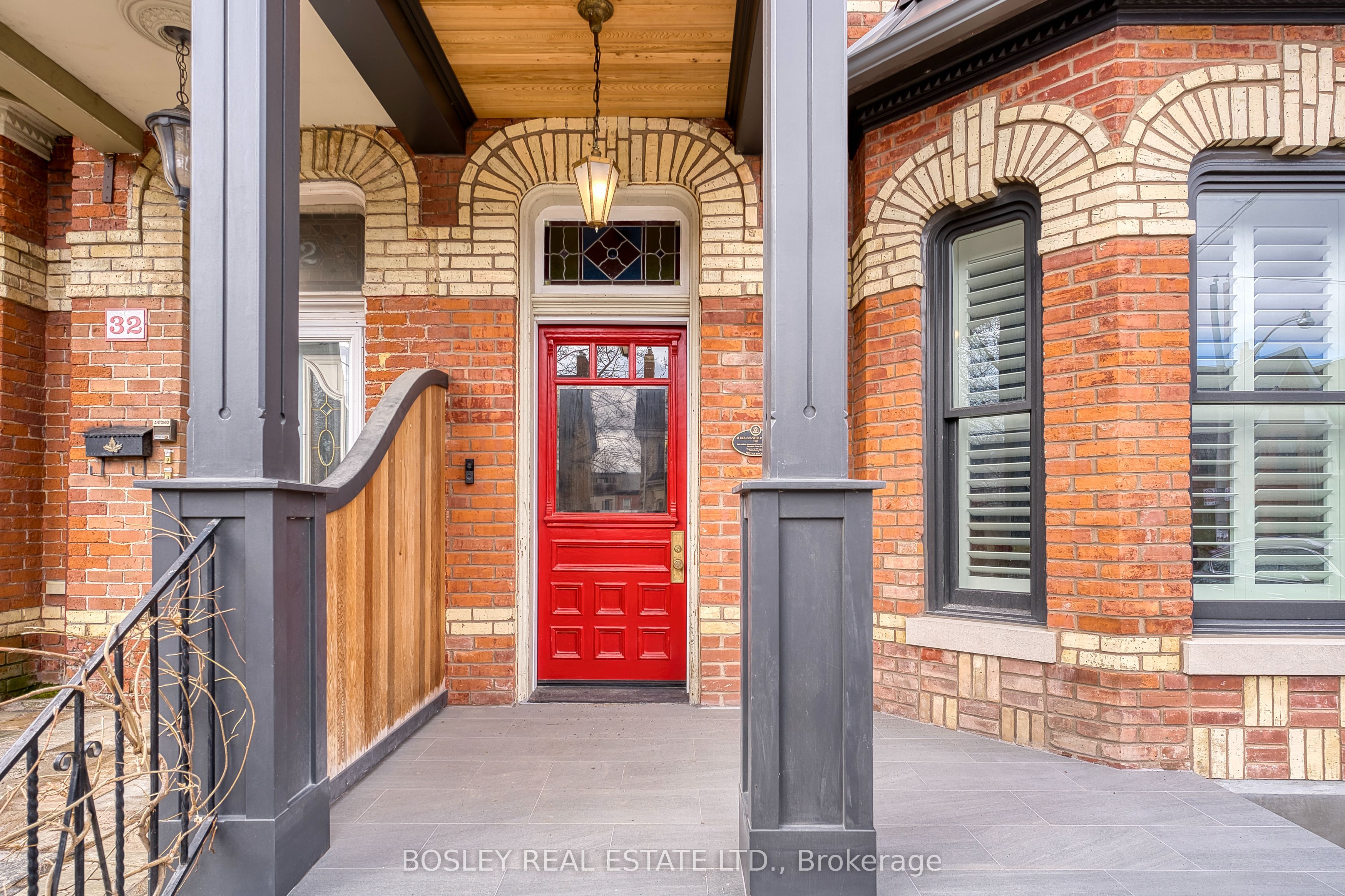 Unit Main house - 34 Beaconsfield Avenue, Toronto 4