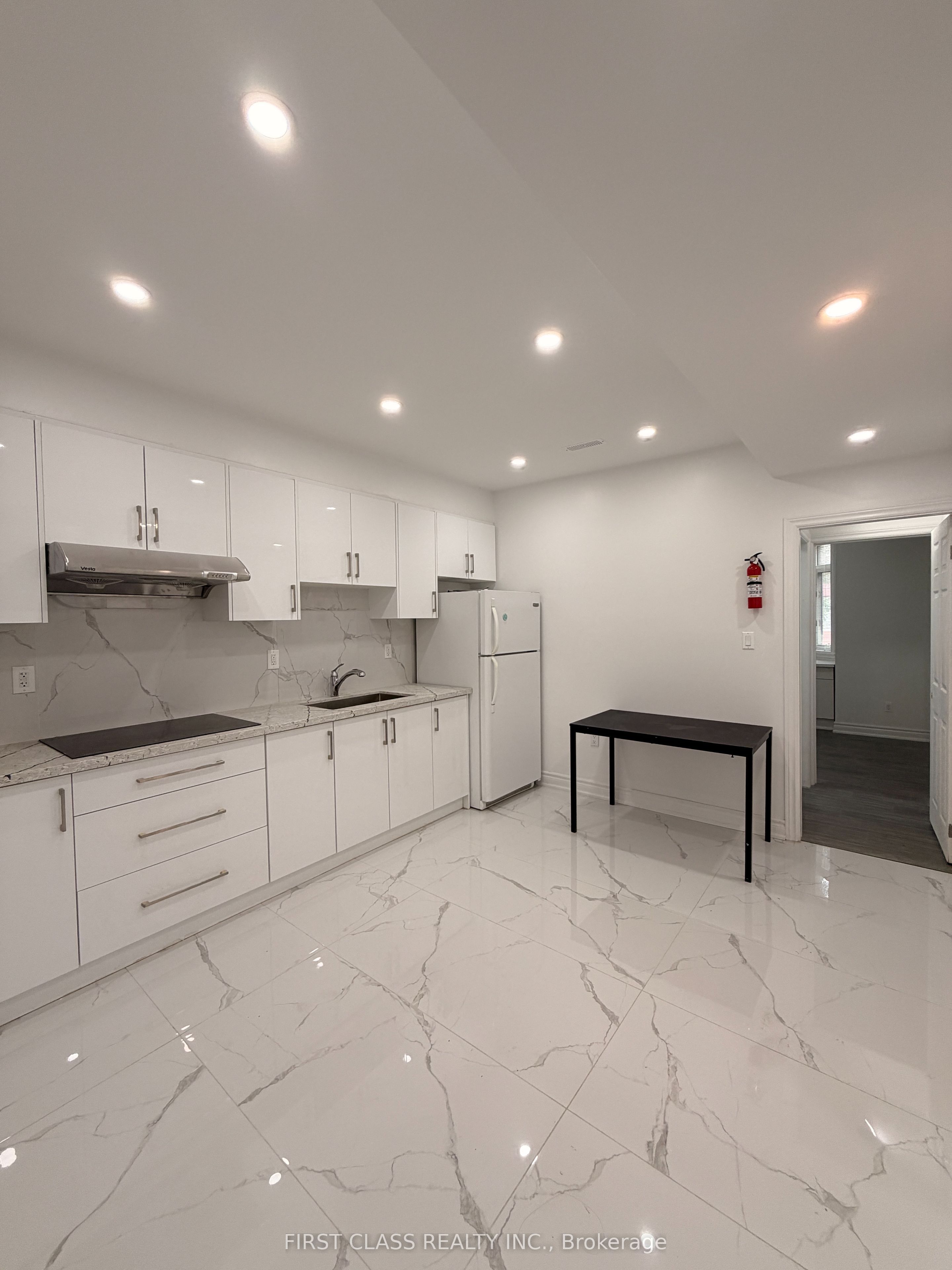 Unit Upper - 55 Huron Street, Toronto 5
