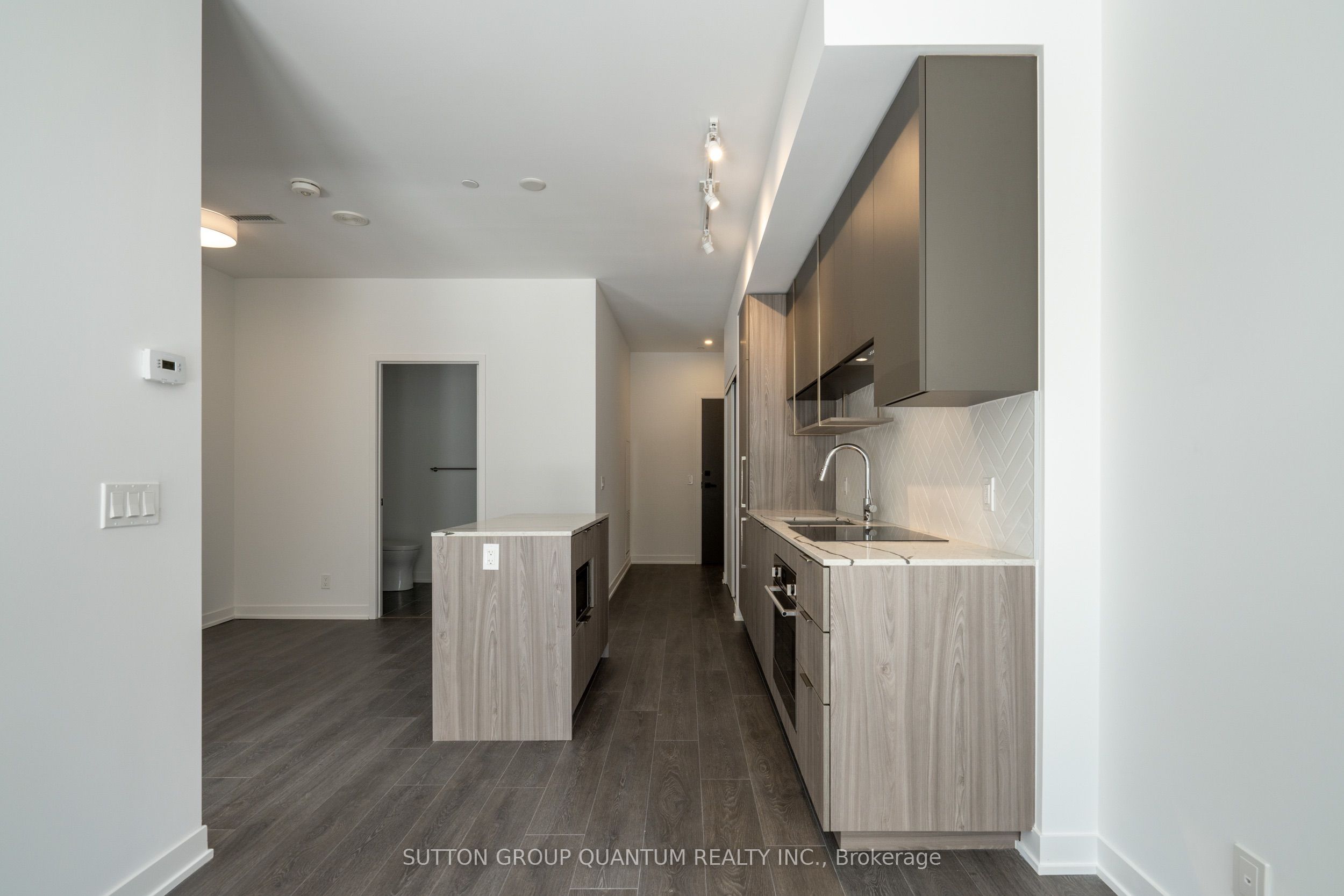Unit 316 - 15 Holmes Avenue, North York 5