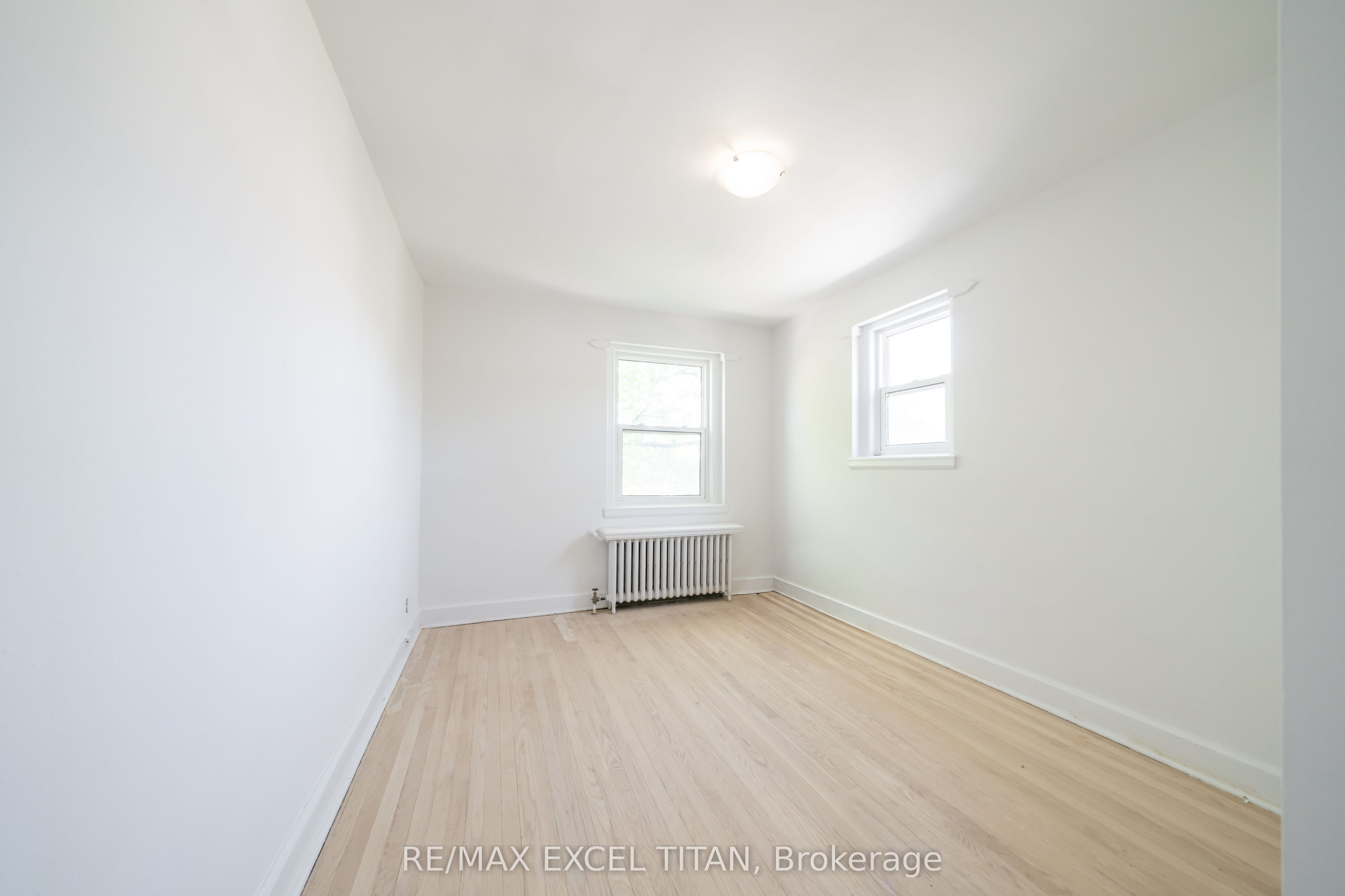 Unit 4 - 1 Mallory Gardens, Toronto 2
