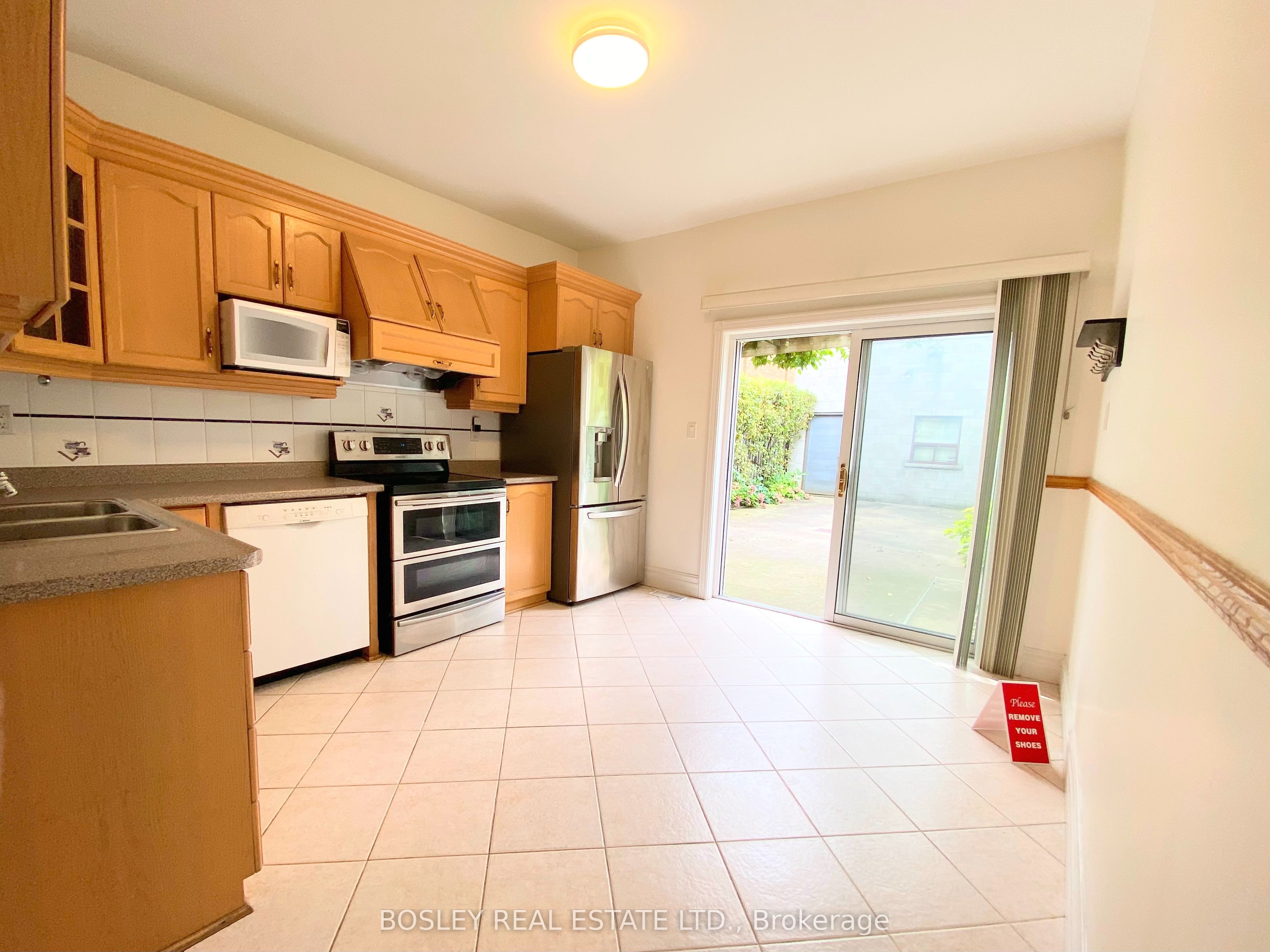 Unit Main & Lower - 260 Ossington Avenue, Toronto 4