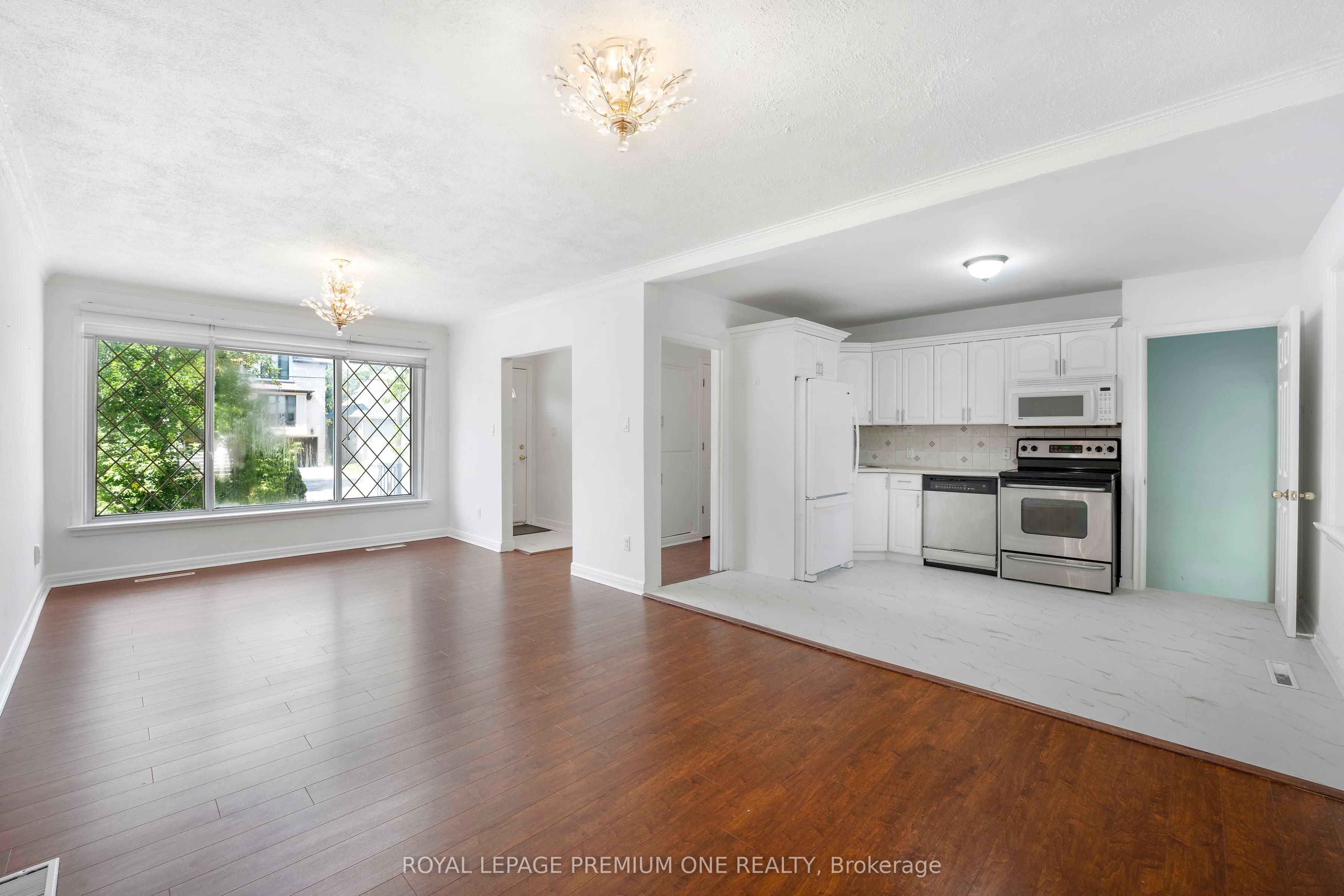 Unit MAIN LEVEL - 139 Mckee Avenue, North York 4