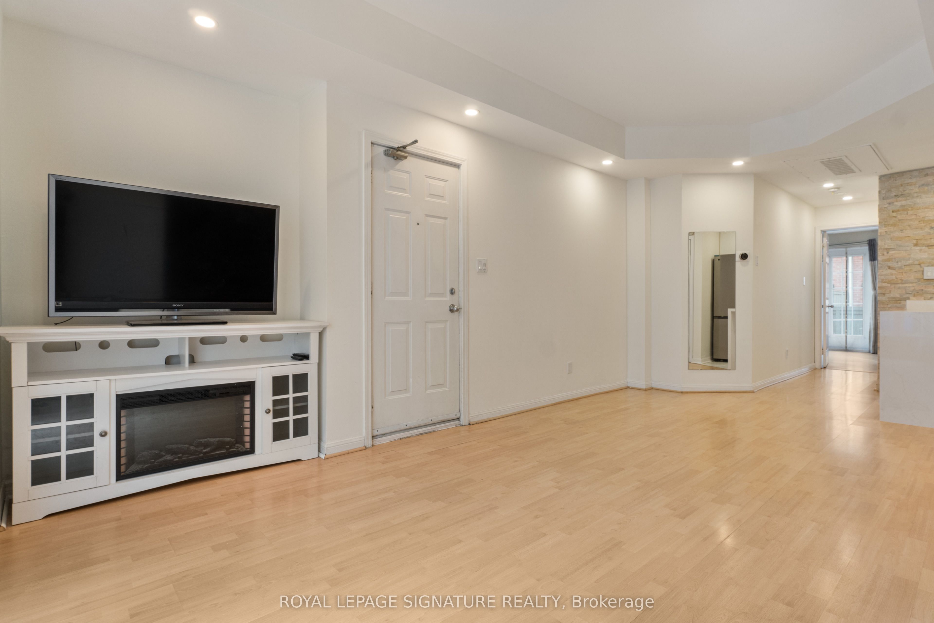 Unit 8 - 11 Niagara Street, Toronto 5