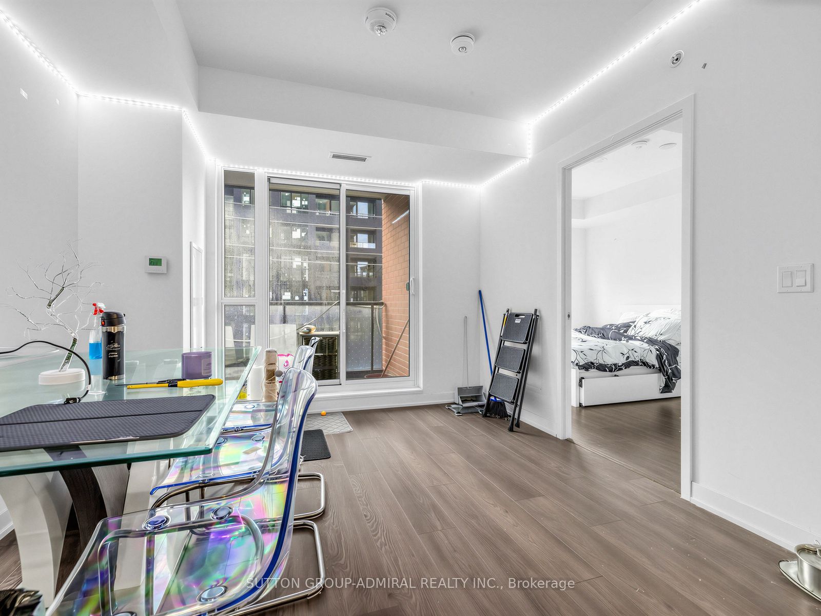 Unit 447 - 31 Tippett Road, North York 4