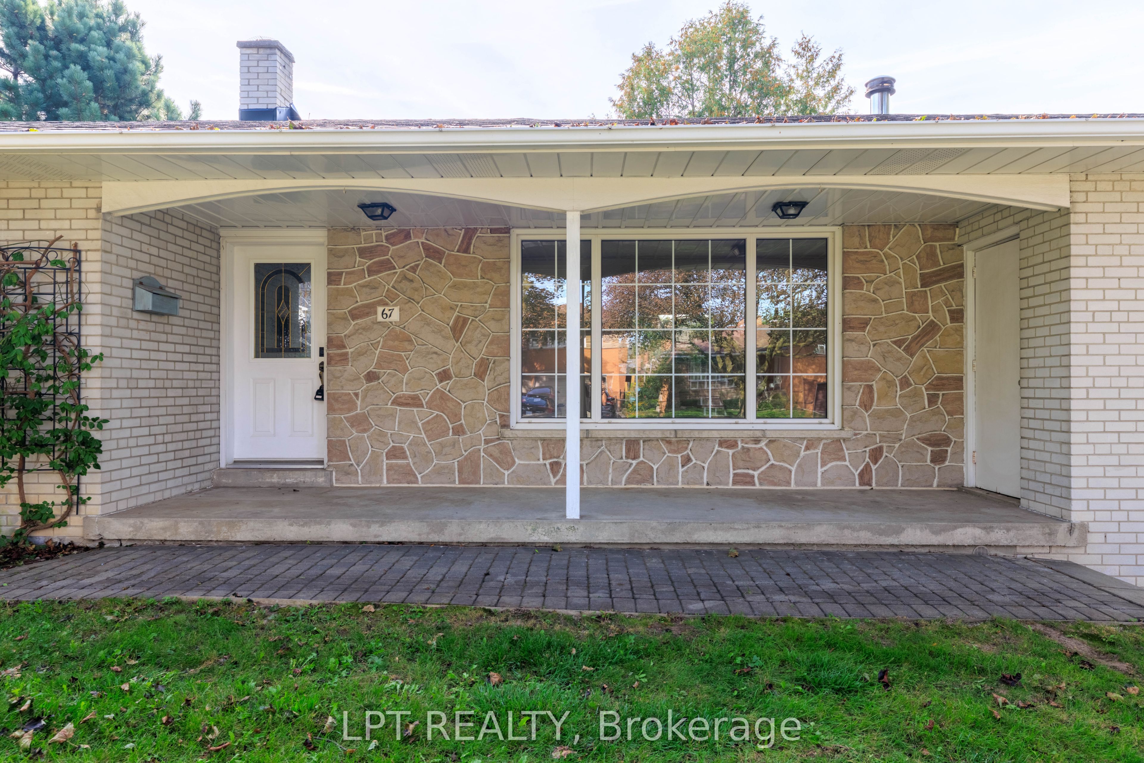67 Woodthorpe Road, North York 5