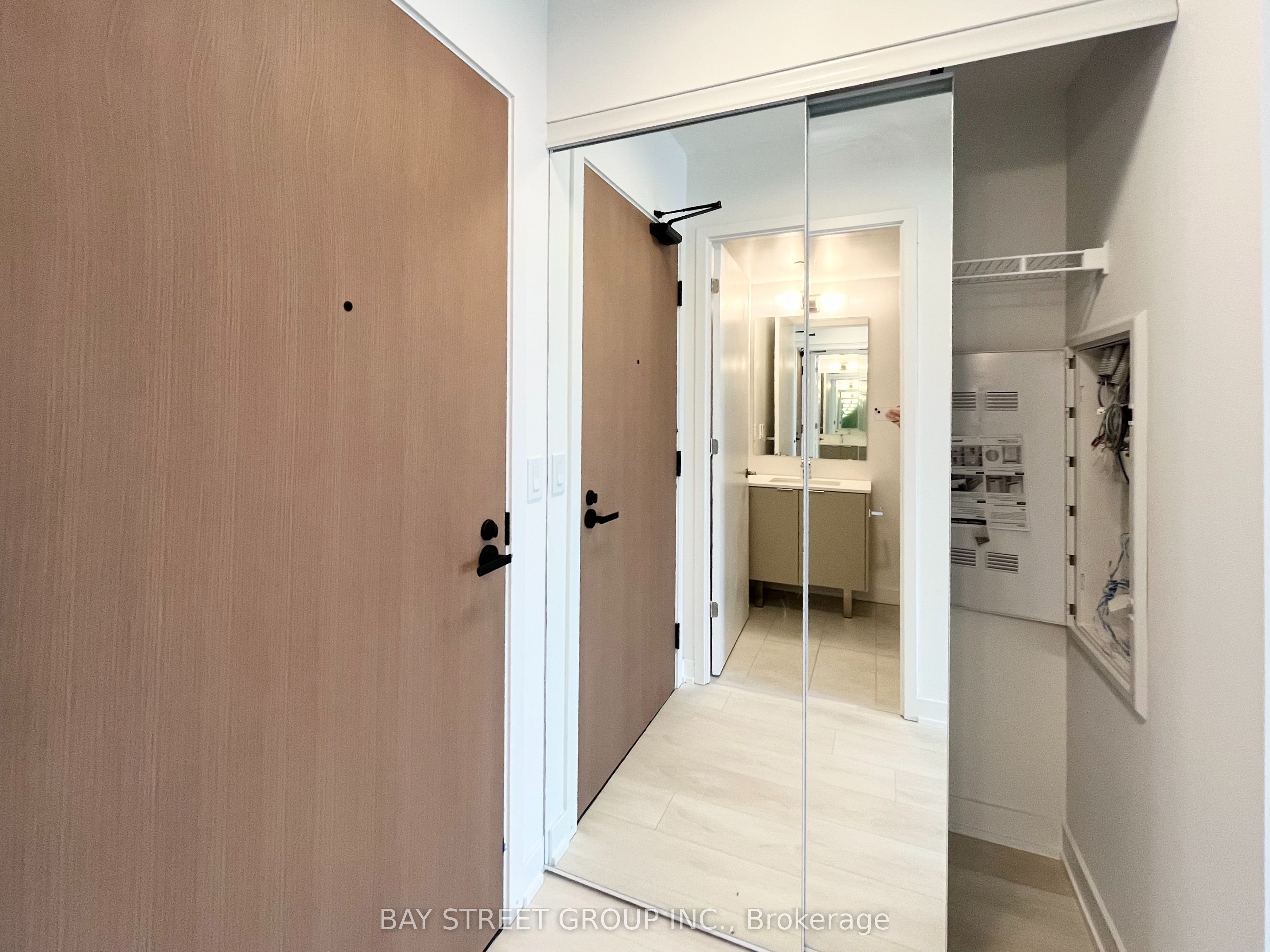Unit 817 - 8 Tippett Road, North York 4