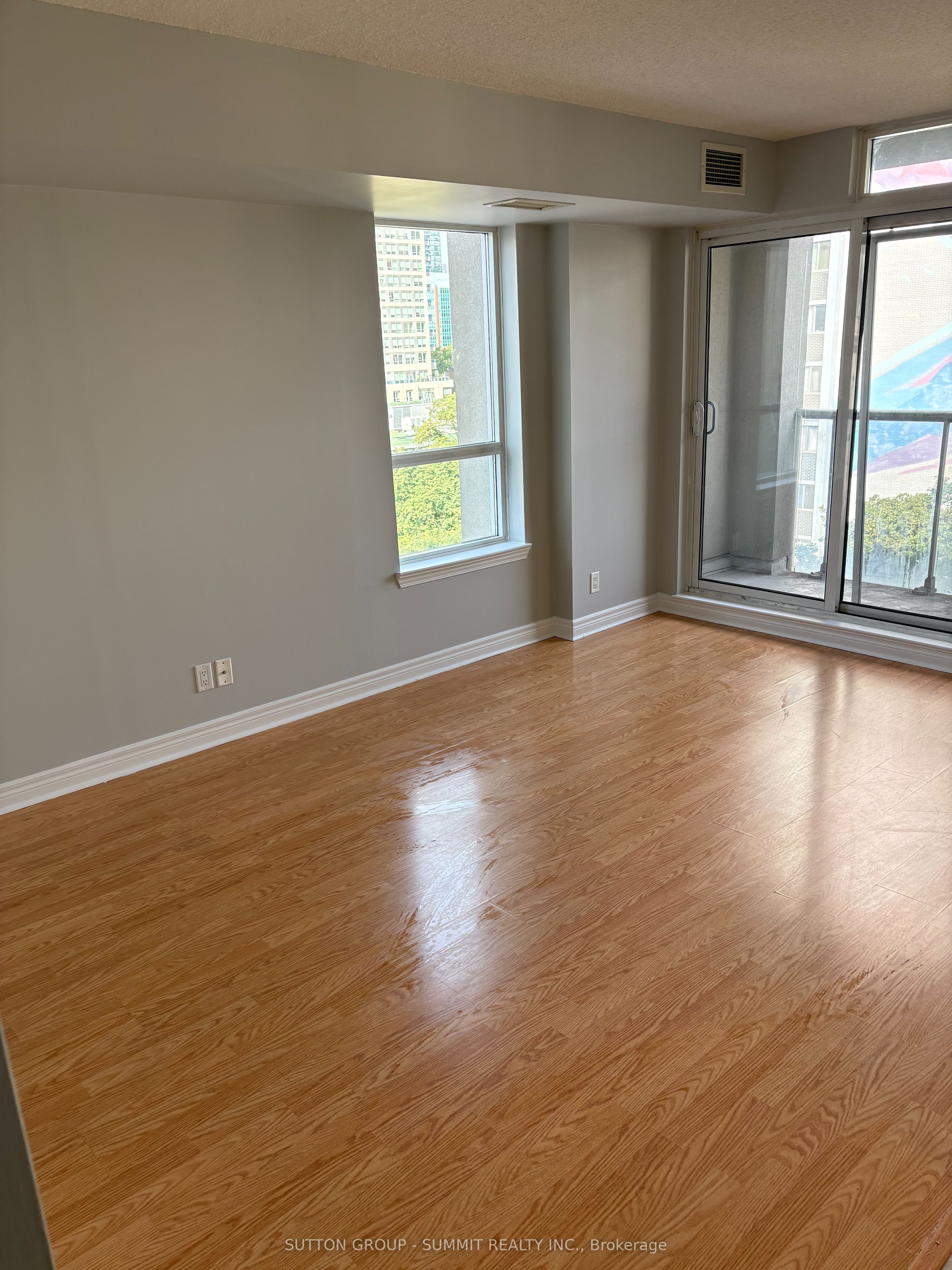 Unit 805 - 225 Wellesley Street E, Toronto 5