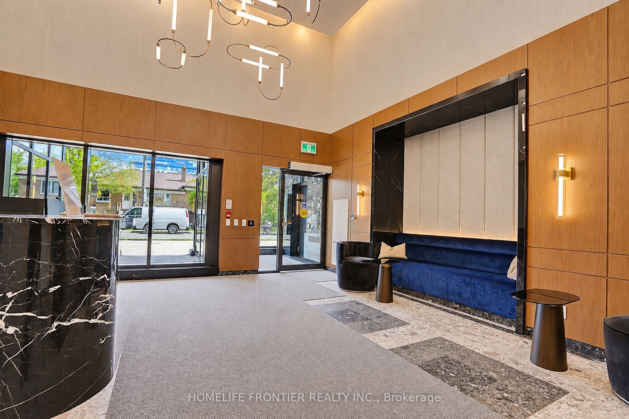 Unit 808 - 6 Greenbriar Road E, North York 4