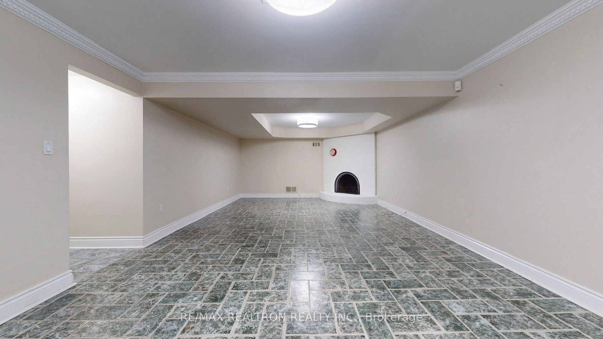 Unit Bsmt - 31 Whitelock Crescent, North York 3