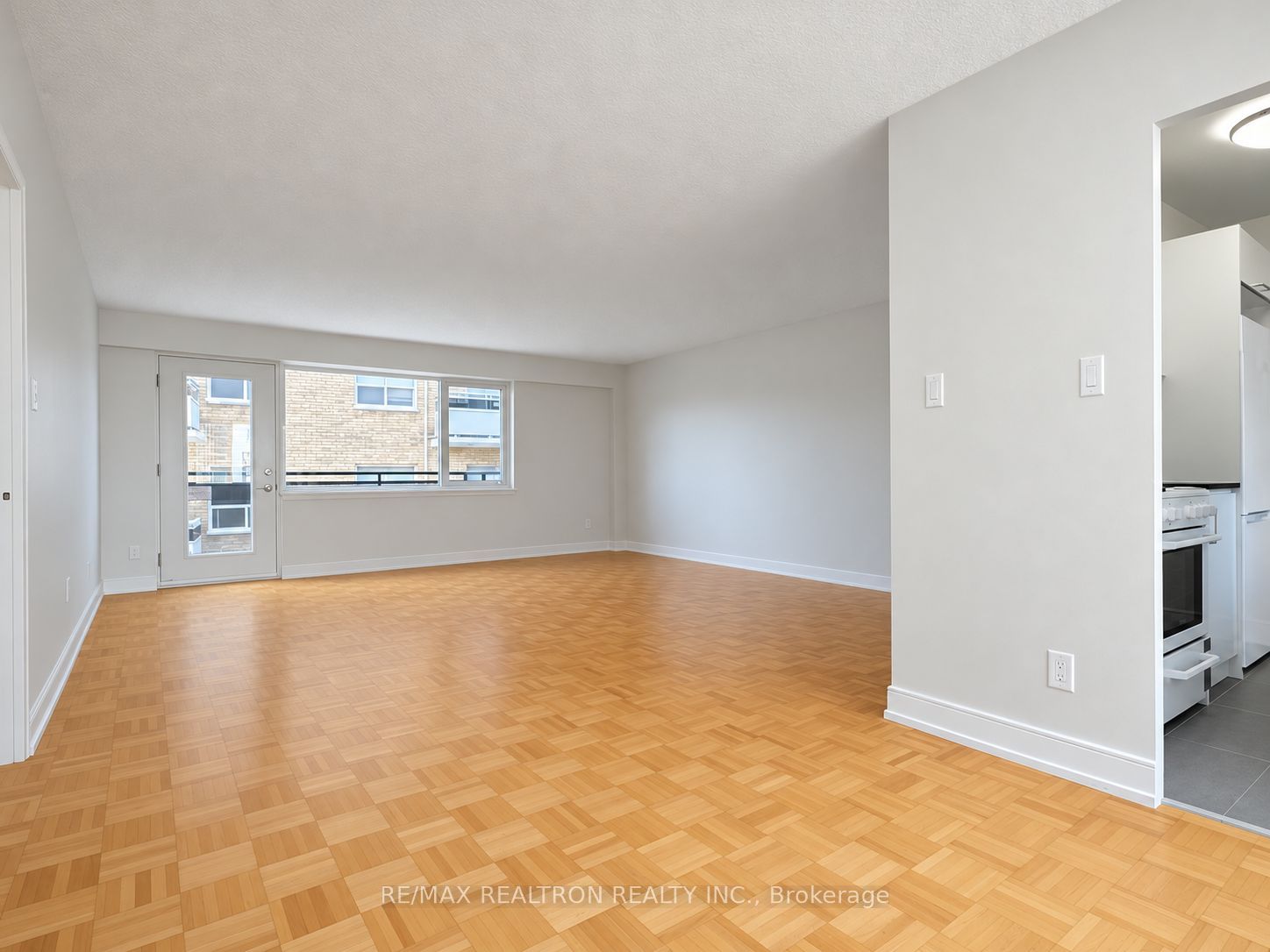 Unit 608 - 95 Lawton Boulevard, Toronto 4
