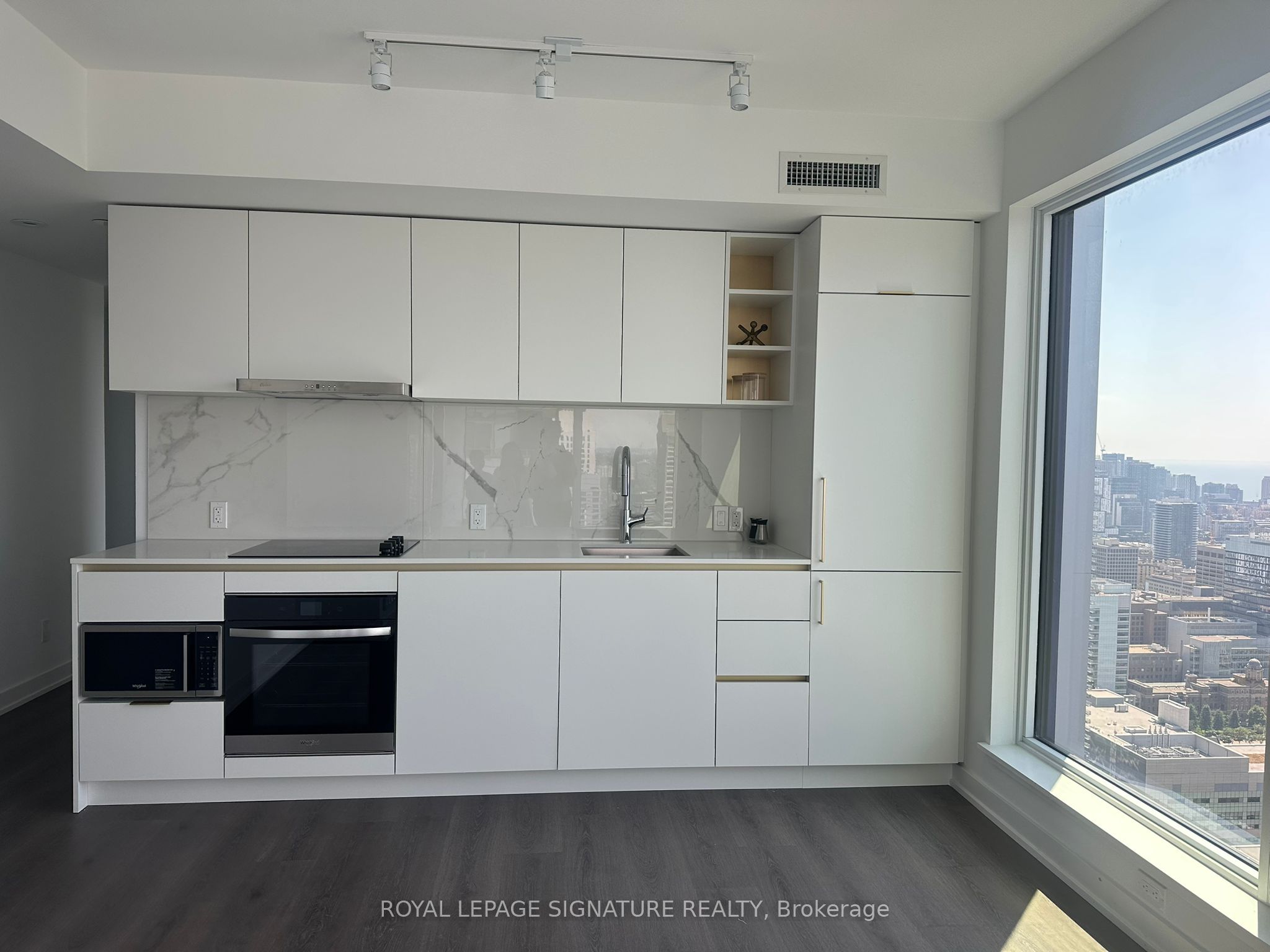 Unit 5703 - 8 Wellesley Street W, Toronto 3