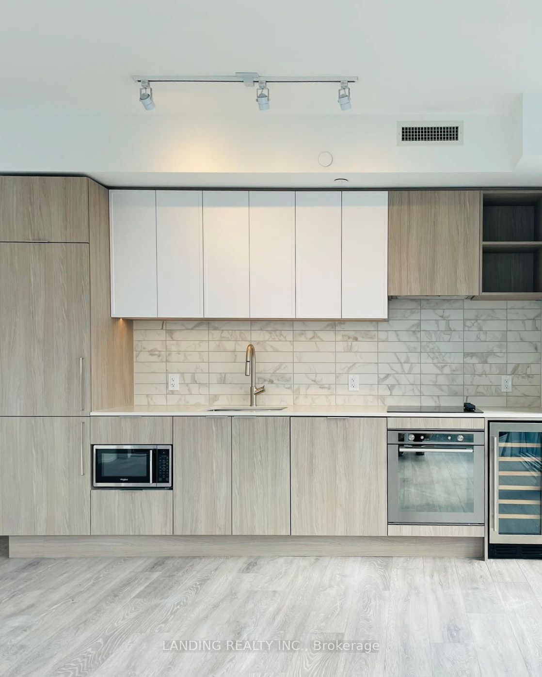 Unit 1721 - 2020 bathurst Street, Toronto 3