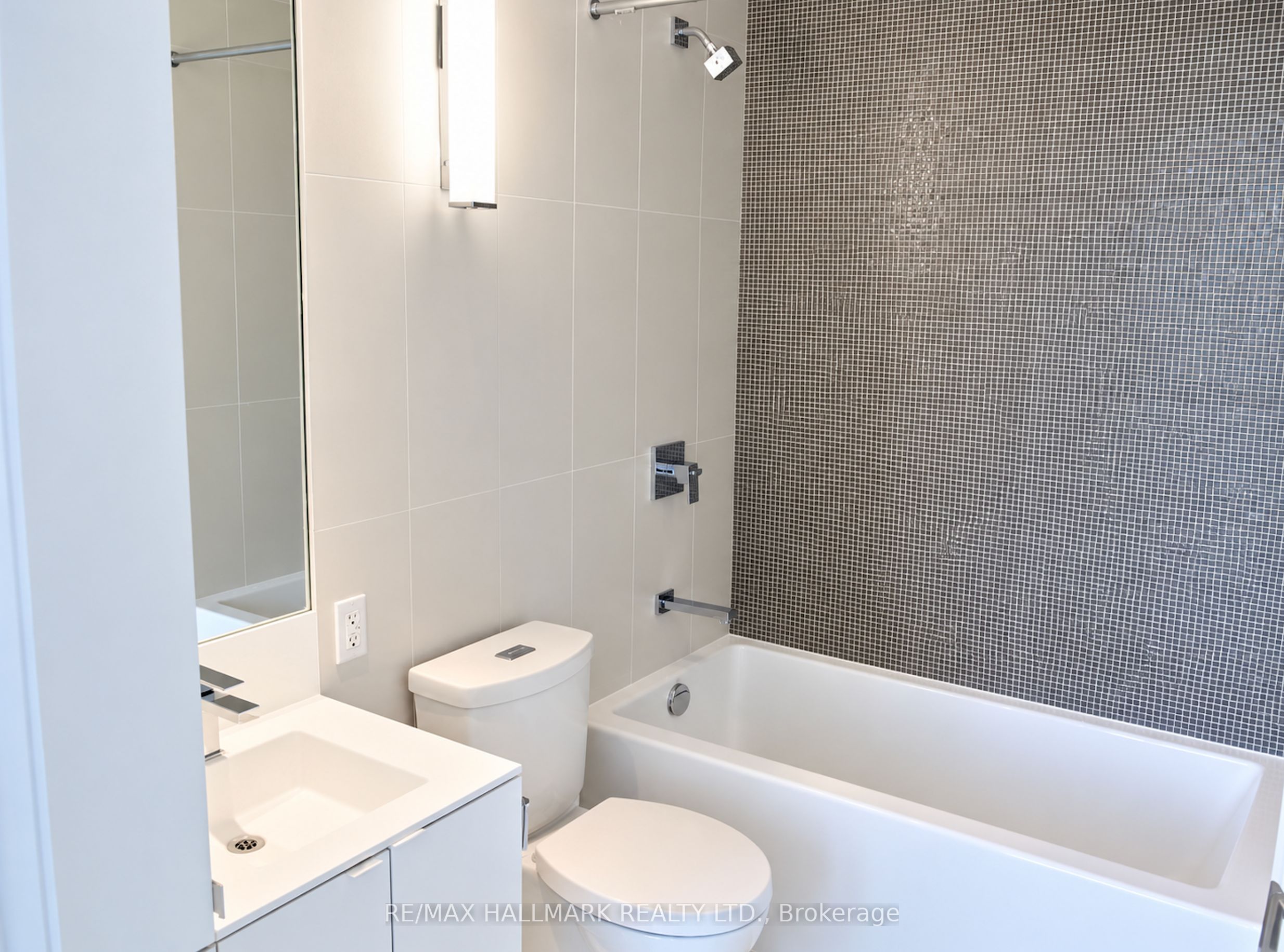 Unit 2202 - 125 Peter Street, Toronto 4