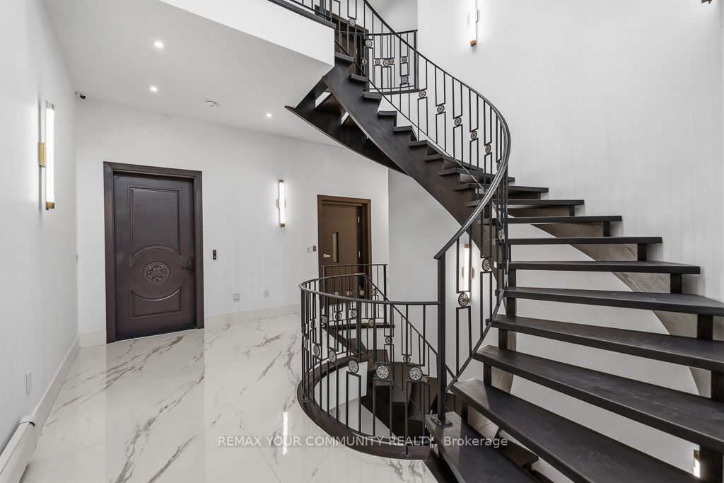 Unit Aurelia Suite - 217 Churchill Avenue, North York 4