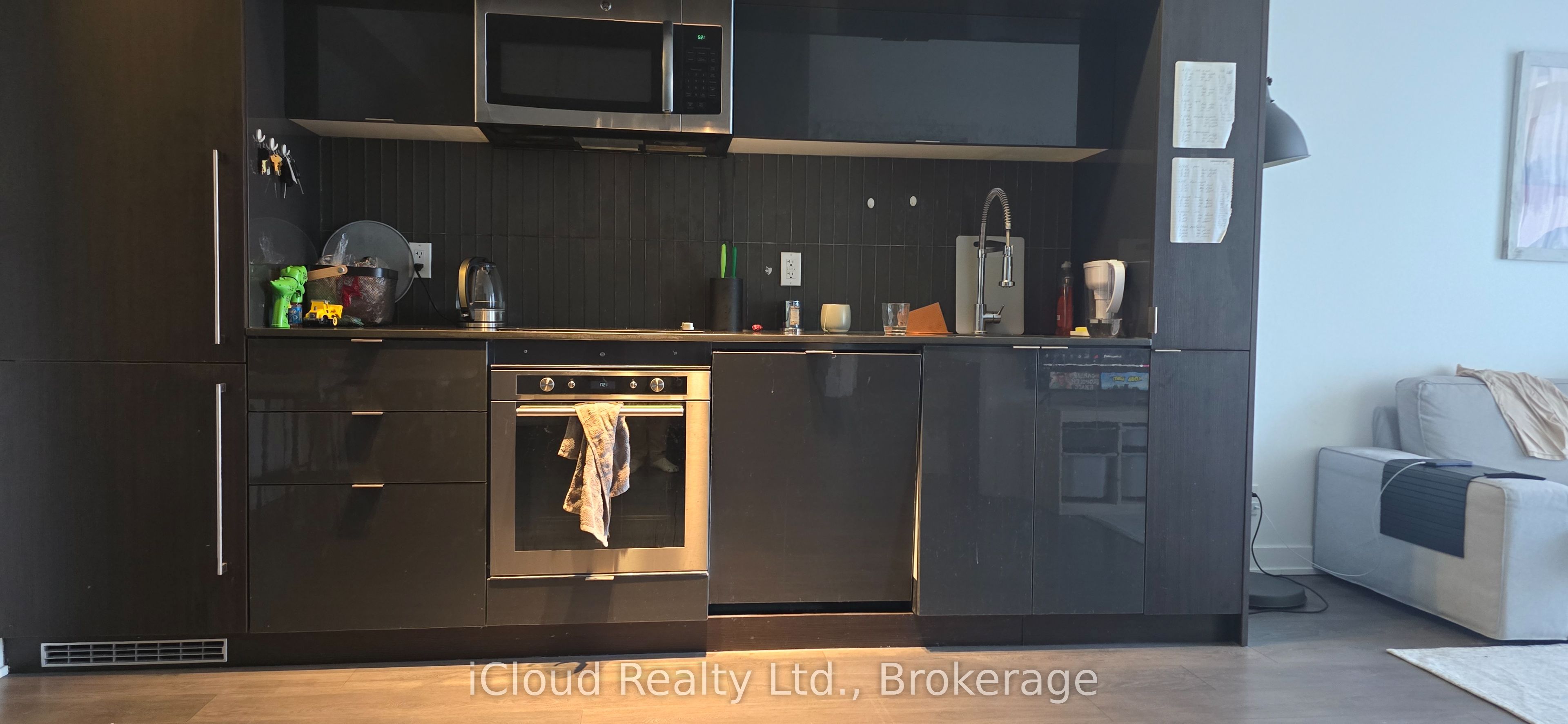 Unit 806 - 28 Avondale Avenue, North York 3