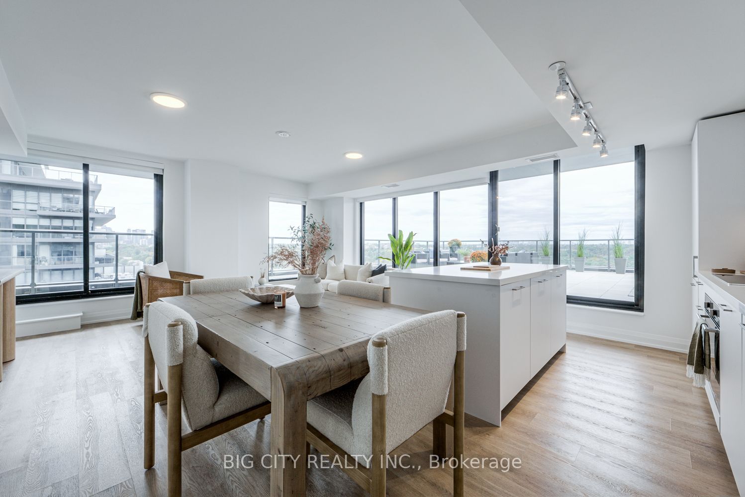Unit 1404 - 36 Brentcliffe Road, Toronto 3