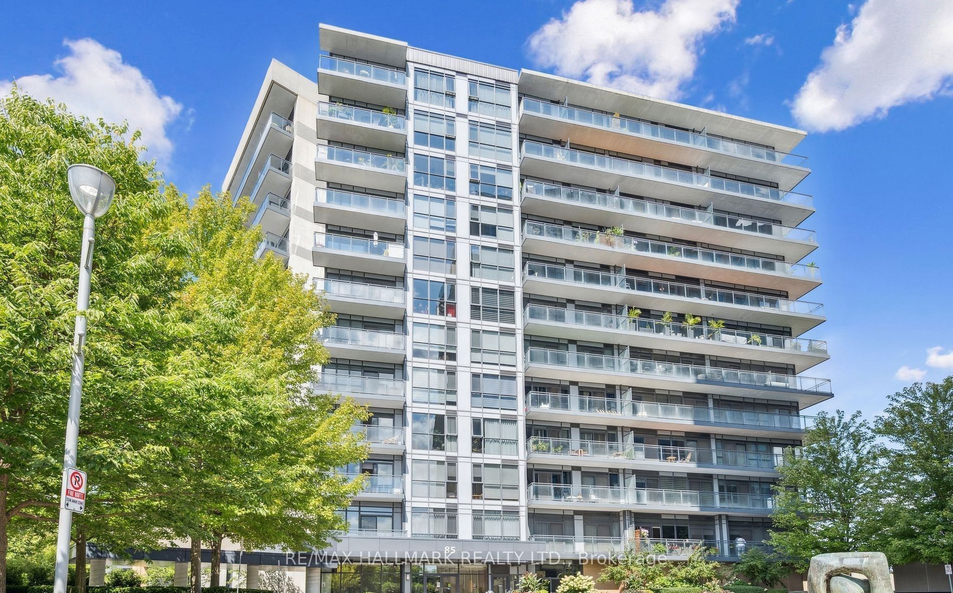 Unit 704 - 85 The Donway W, North York 2