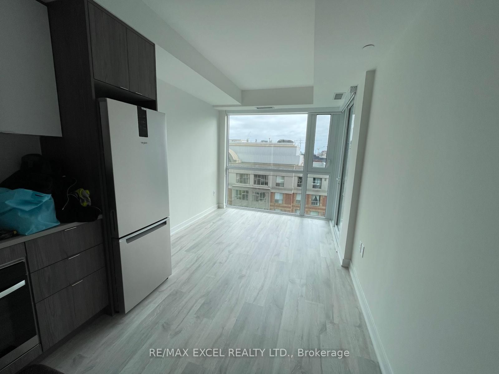 Unit 914 SE - 60 Princess Street, Toronto 5