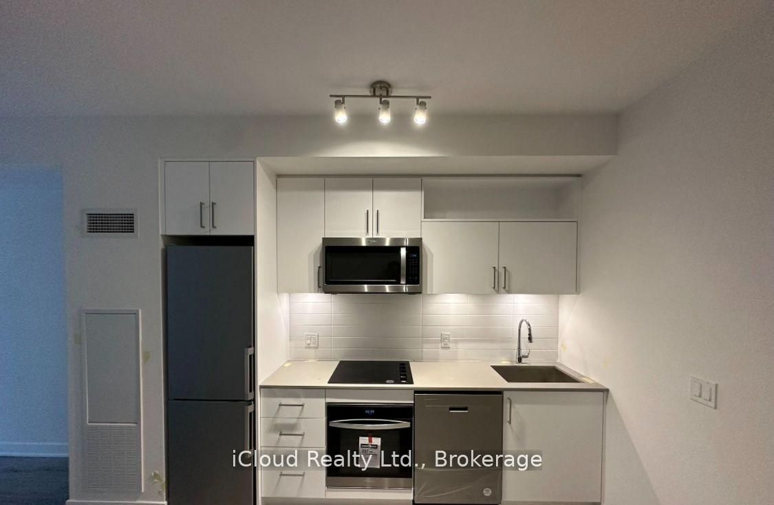 Unit 1429 - 70 Princess Street, Toronto 3