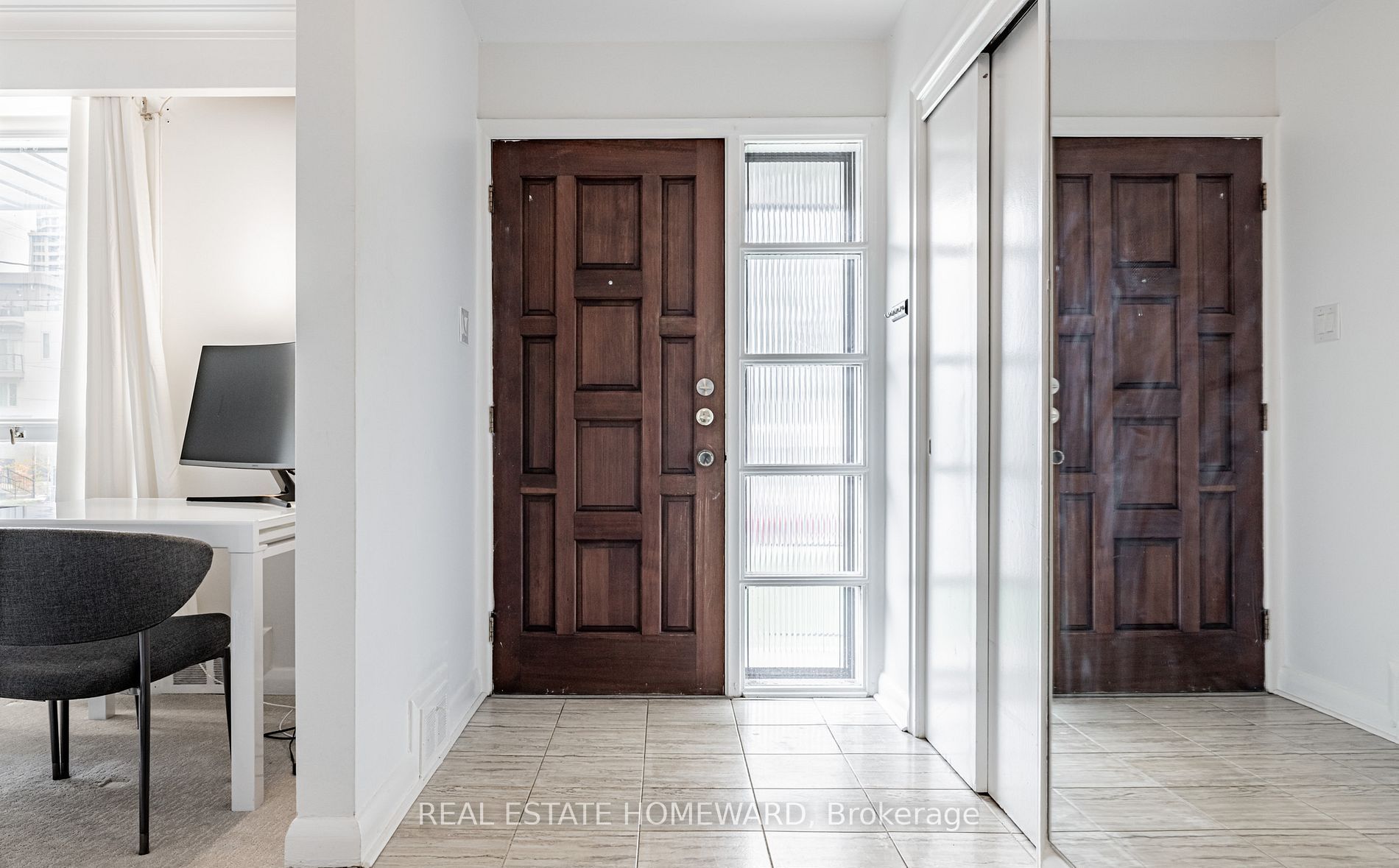 Unit MAIN - 11 Greenbriar Road, North York 4