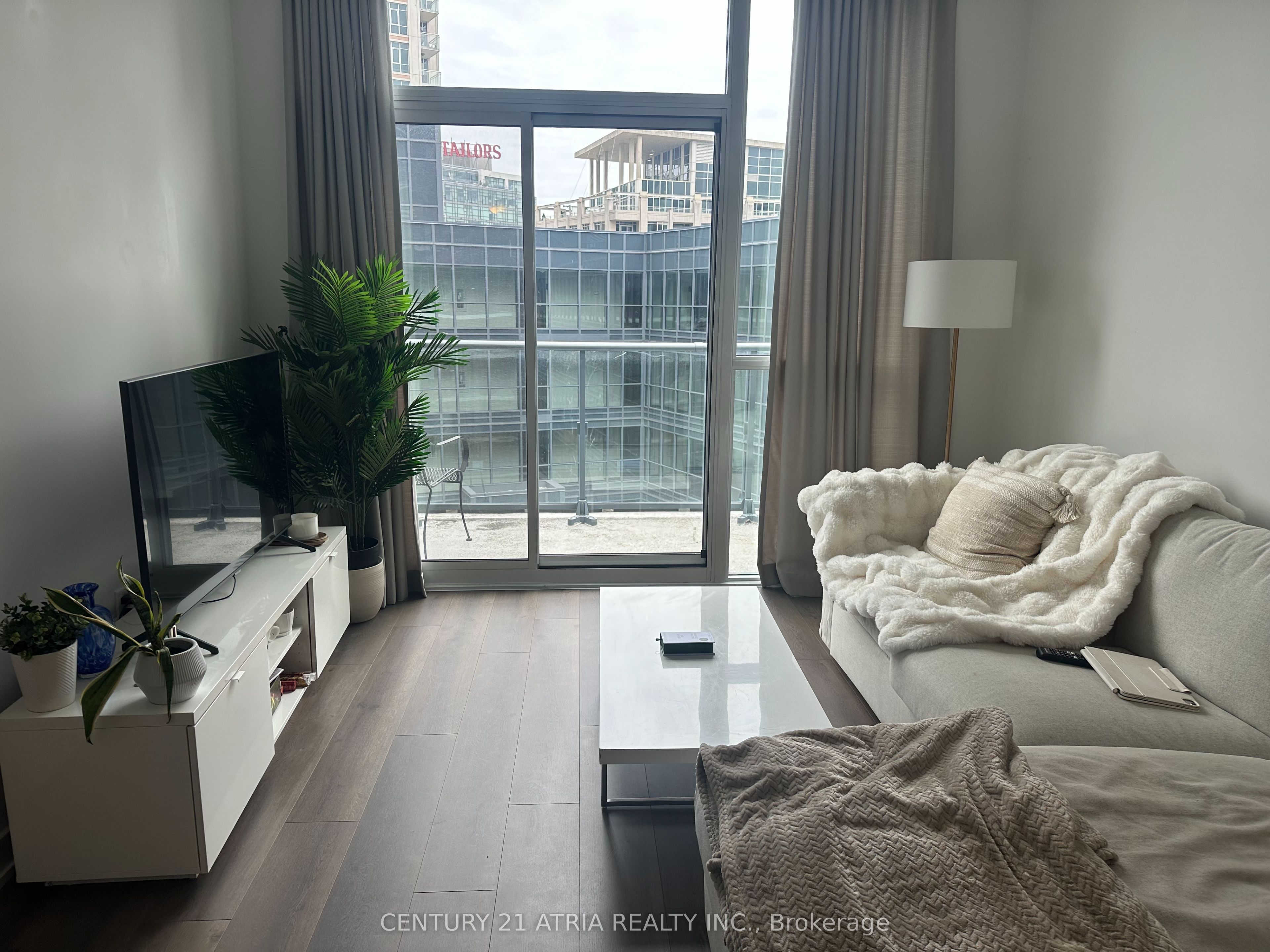 Unit 707 - 38 Iannuzzi Street, Toronto 5