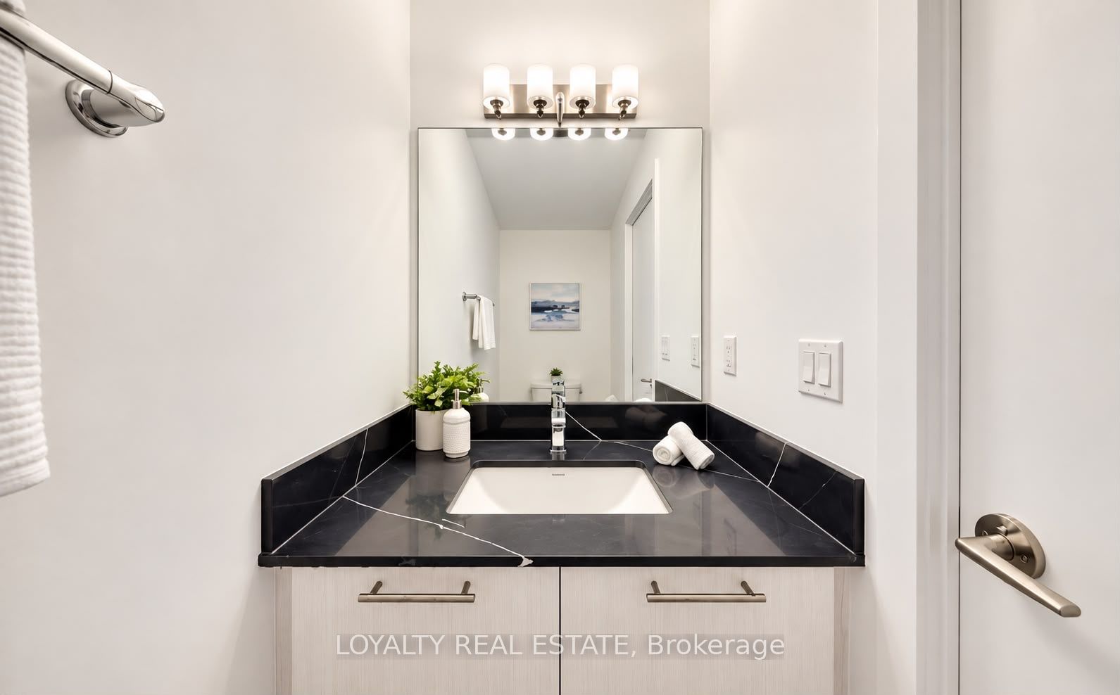 Unit 28 - 861 Sheppard Avenue W, North York 5