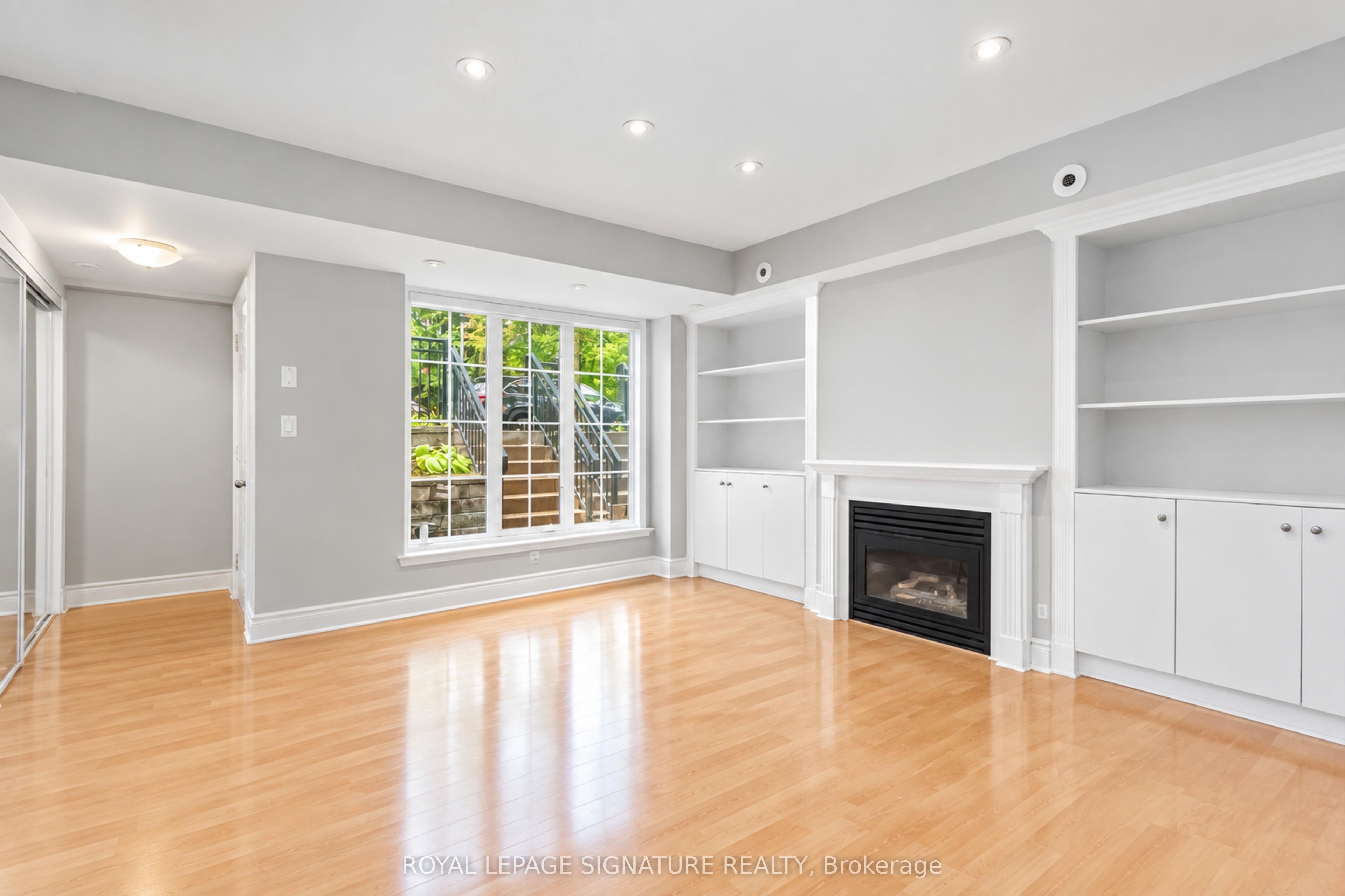 Unit 1119 - 5 Everson Drive W, North York 4