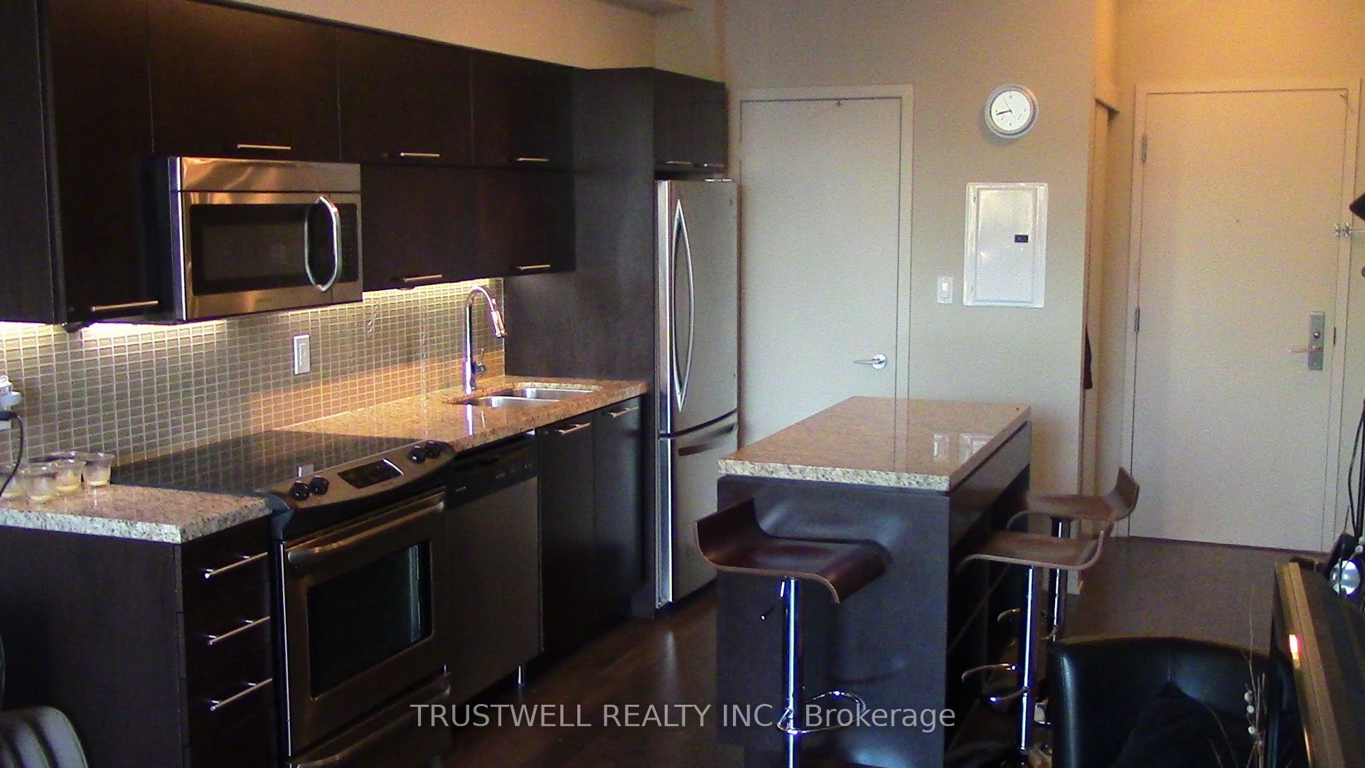 Unit 2005 - 126 Simcoe Street, Toronto 2