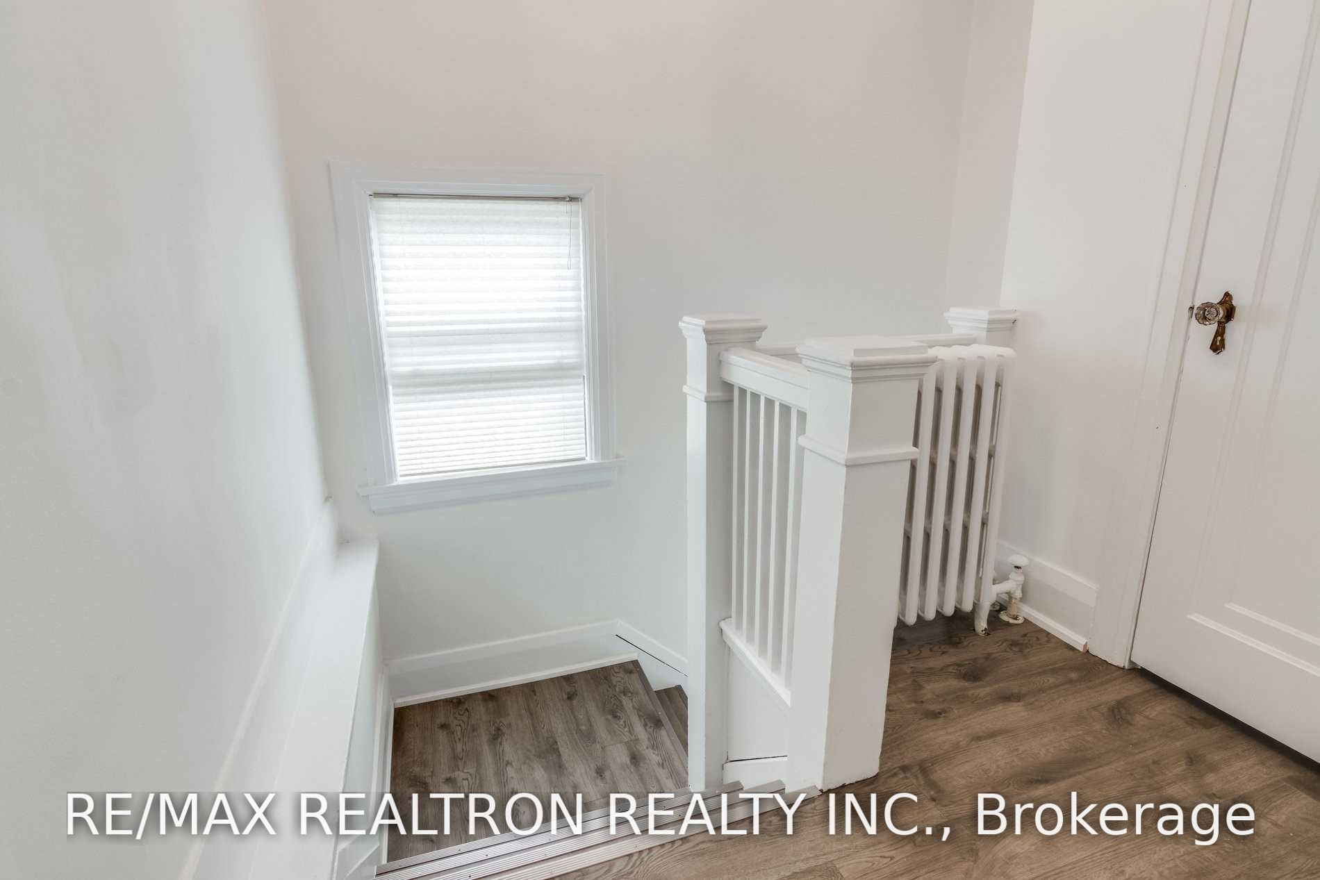 Unit Upper - 4 Hillholm Road, Toronto 5