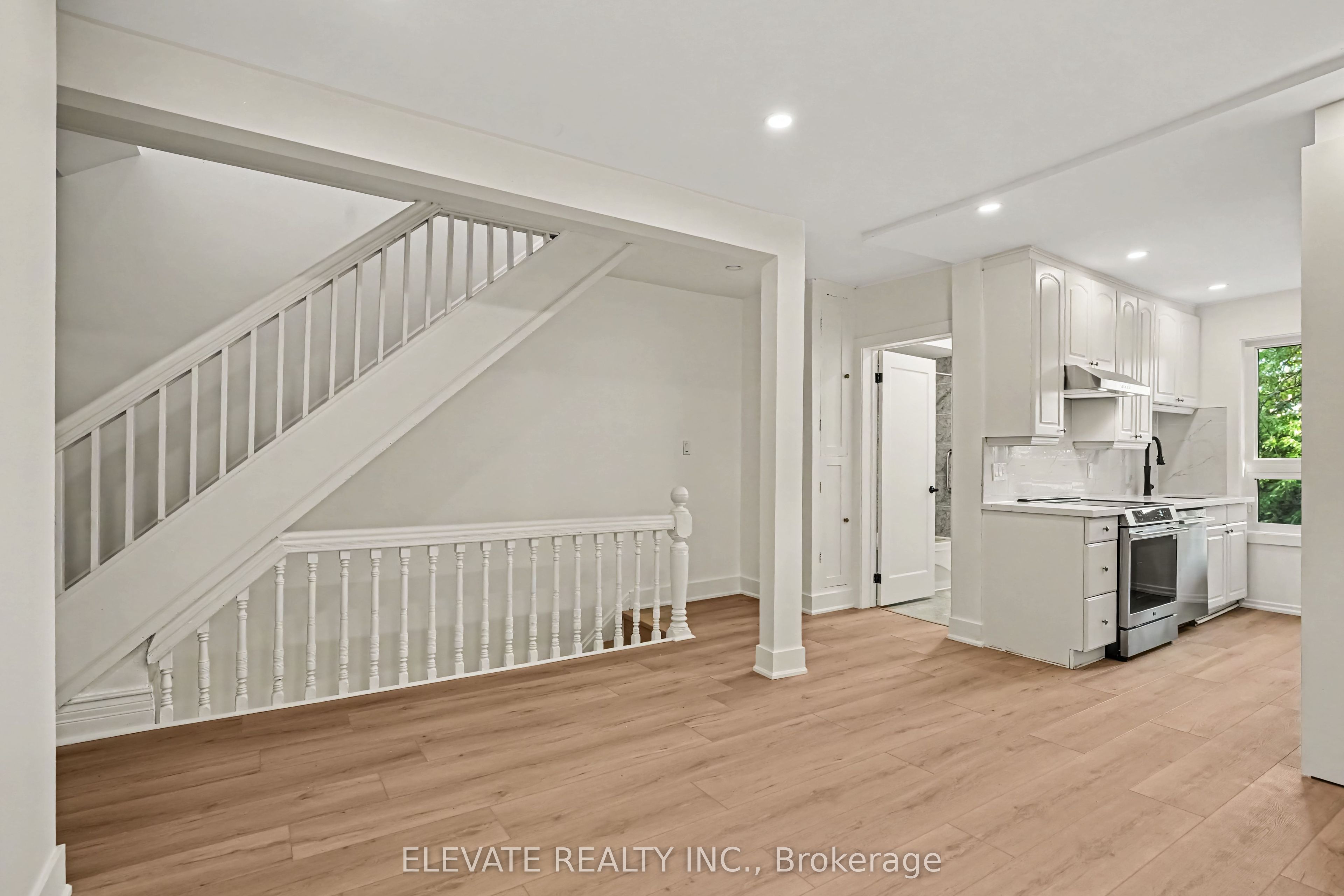 Unit Upper - 617 Clinton Street, Toronto 5