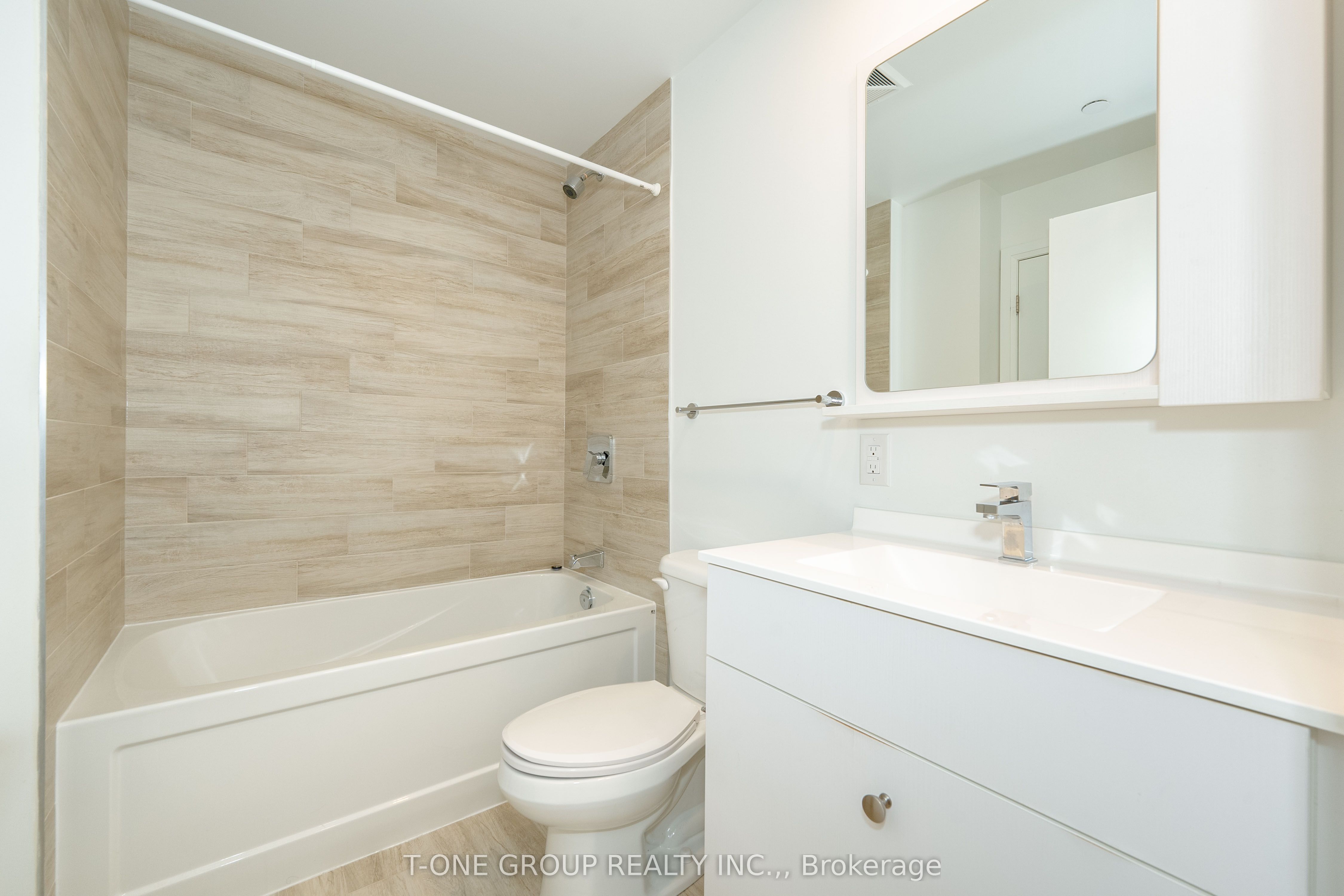 Unit 910 - 75 Canterbury Place, North York 4