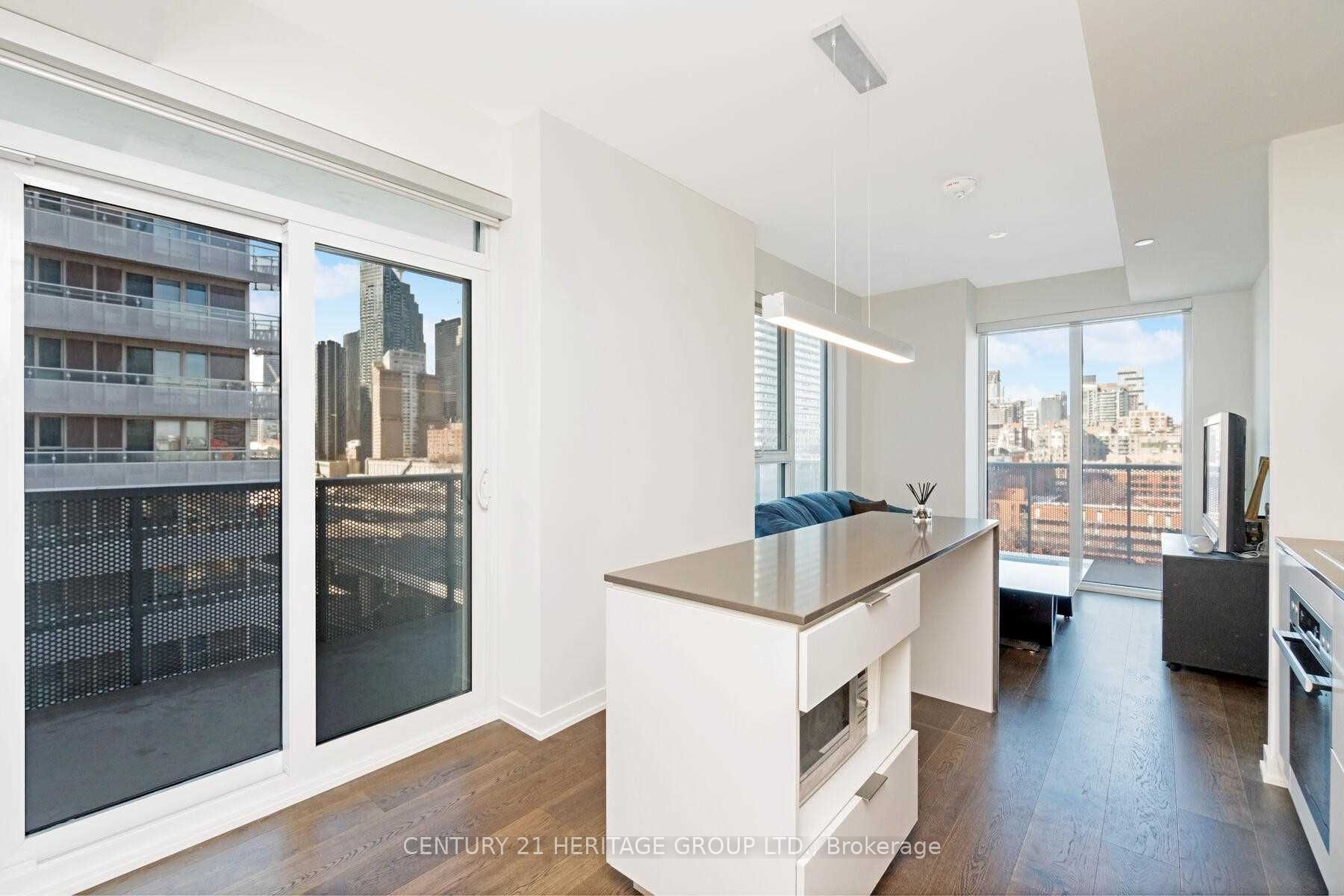 Unit 717 - 20 Richardson Street, Toronto 4