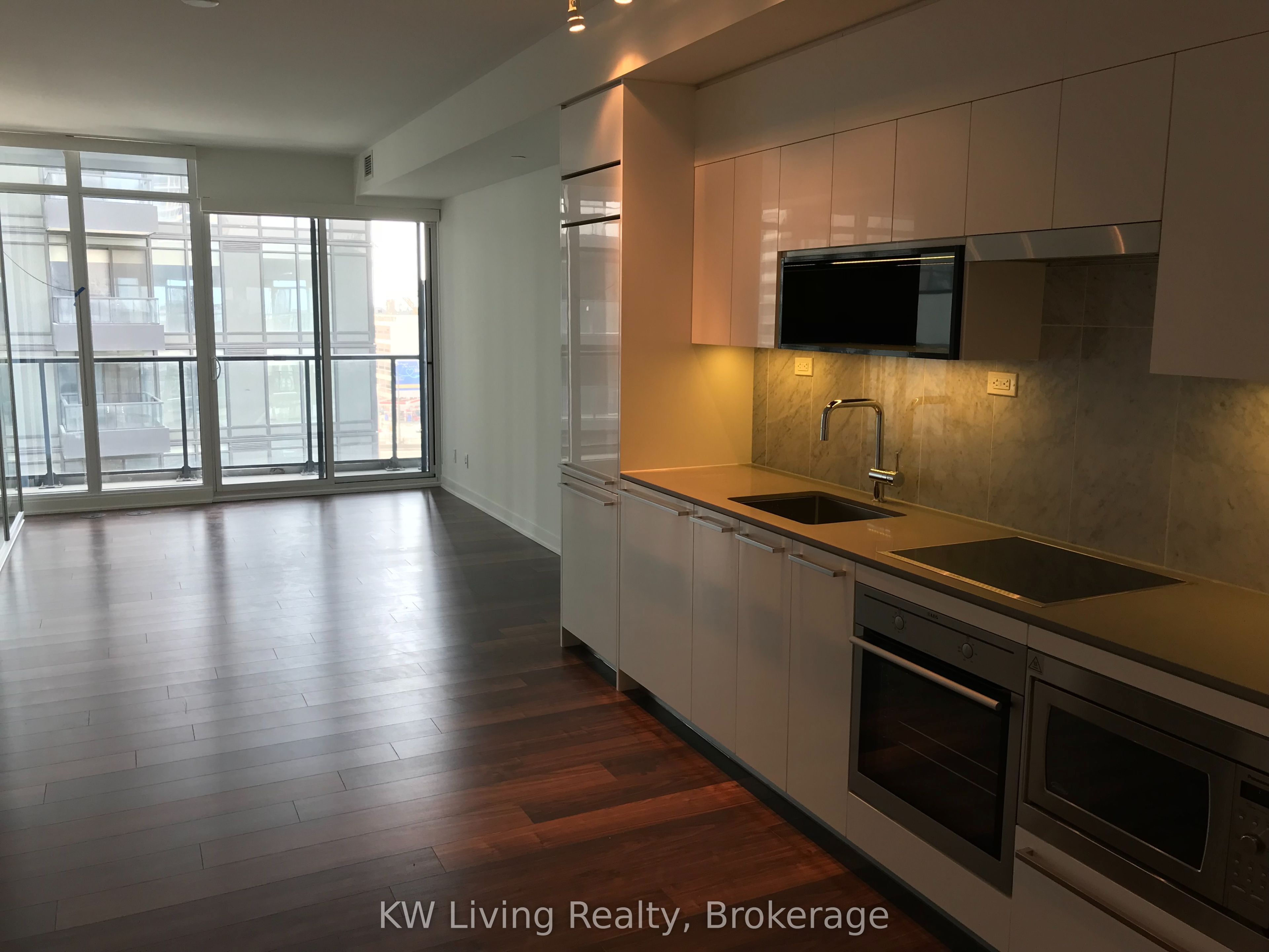 Unit 908 - 90 Queens Wharf Road, Toronto 2