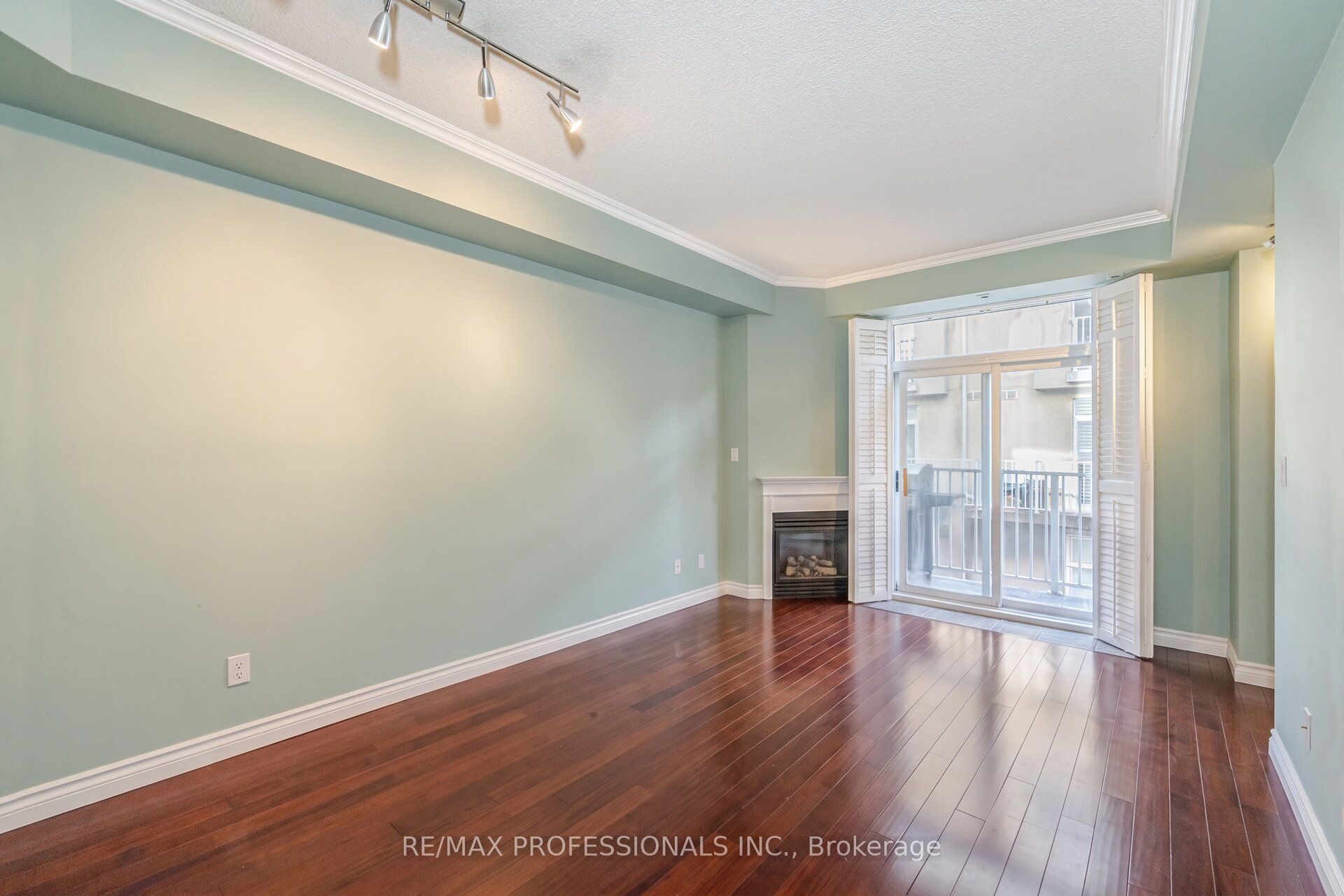 Unit 362 - 32 Stadium Road, Toronto 5