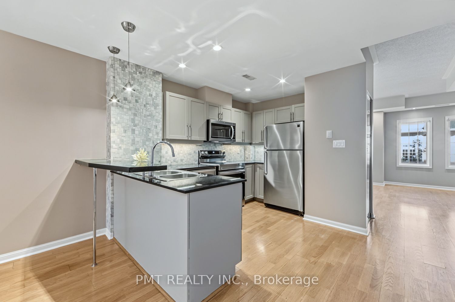 Unit 23 - 11 Niagara Street, Toronto 2
