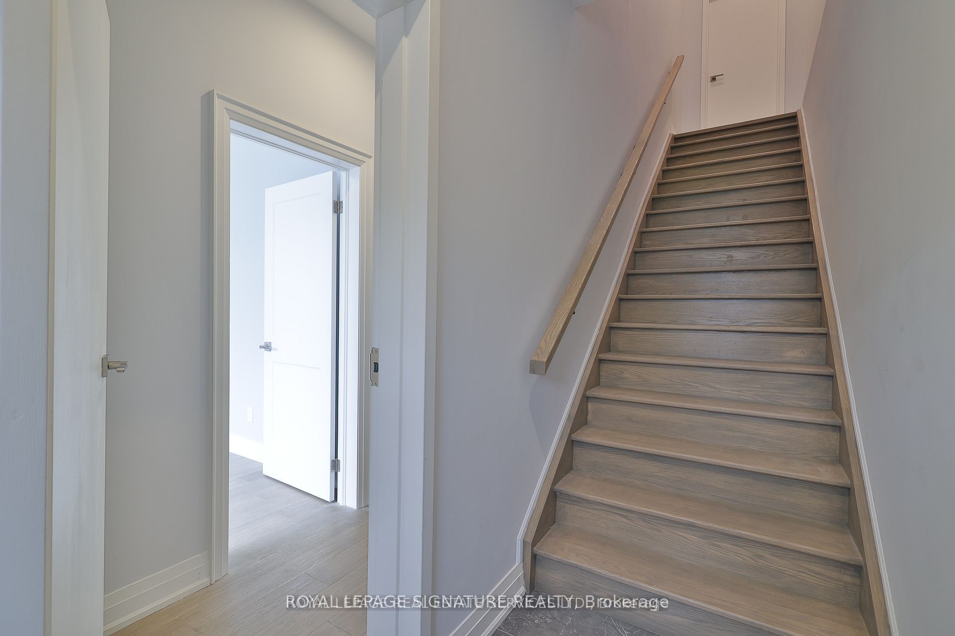 Unit Main - 60 Belvidere Avenue, Toronto 2