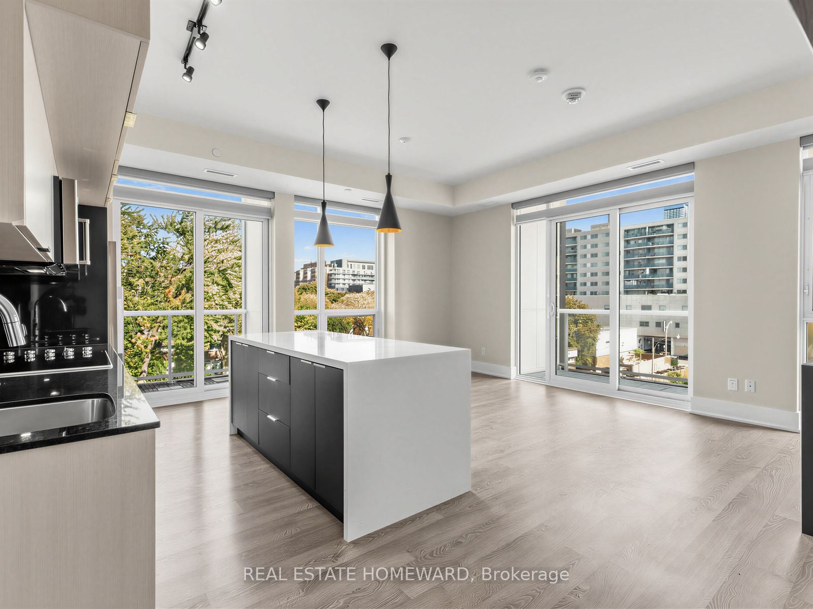 Unit 406 - 80 Vanauley Street, Toronto 4